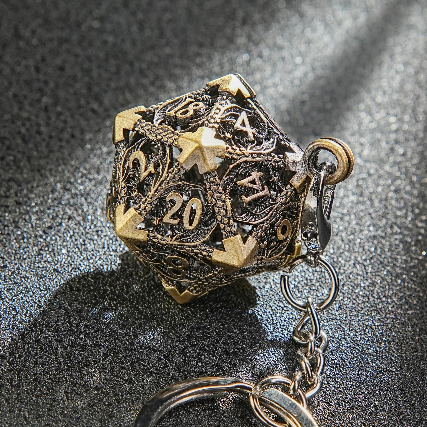 Multicolor Metal Hollow D20 Dice Necklace、Keychain + Mini DND Dice Set