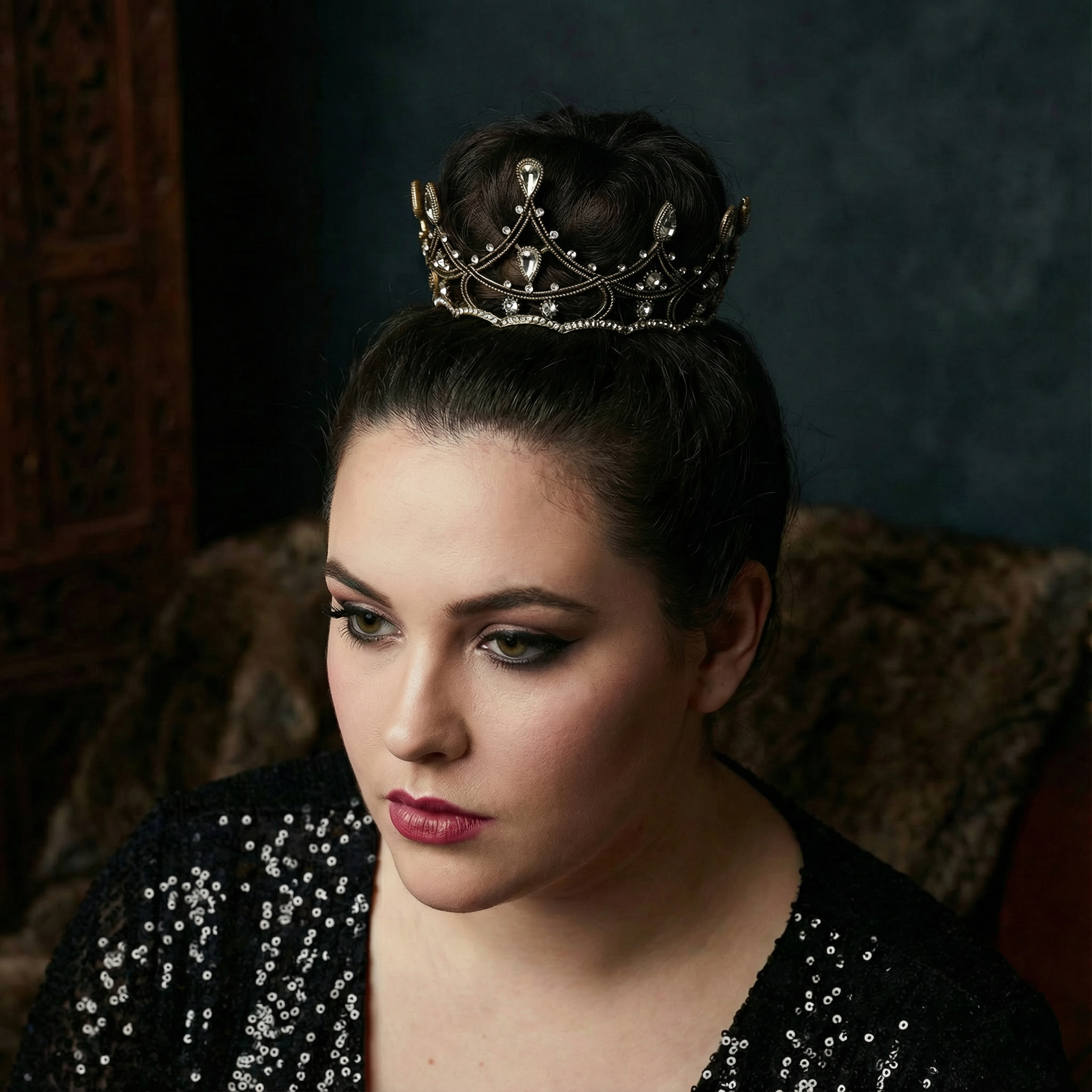 Tiaras, Crowns