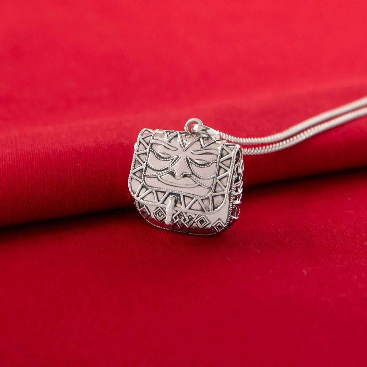 Dungeons and Dragons X RockLove Bag of Holding Necklace - 