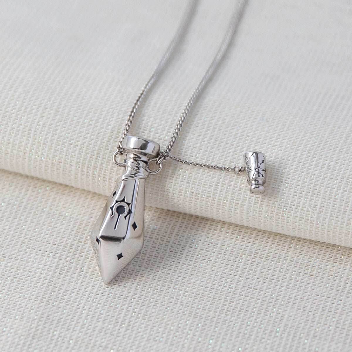Dungeons and Dragons X RockLove Cleric Vial Necklace - 