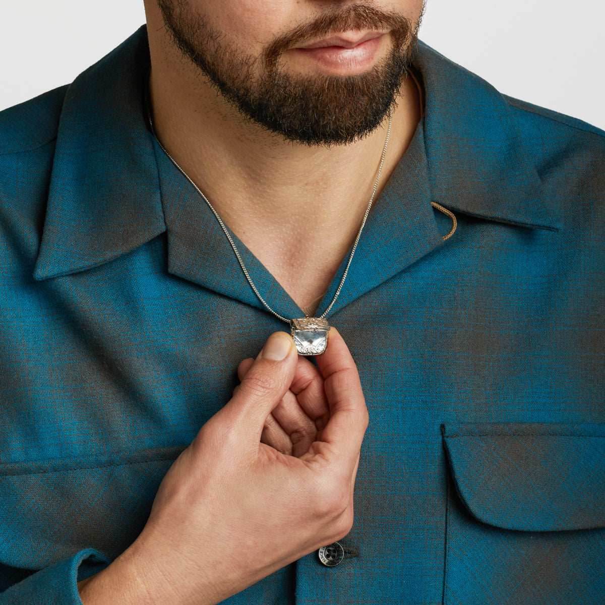 Dungeons and Dragons X RockLove Bag of Holding Necklace - 