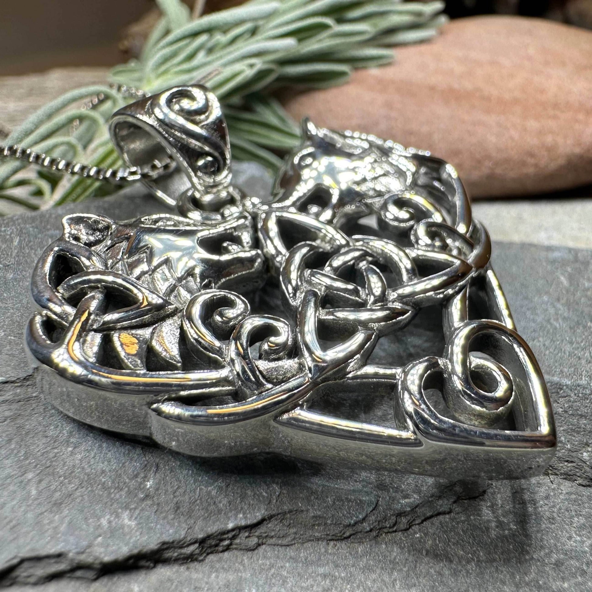 Celtic Wolf Love Necklace - 18