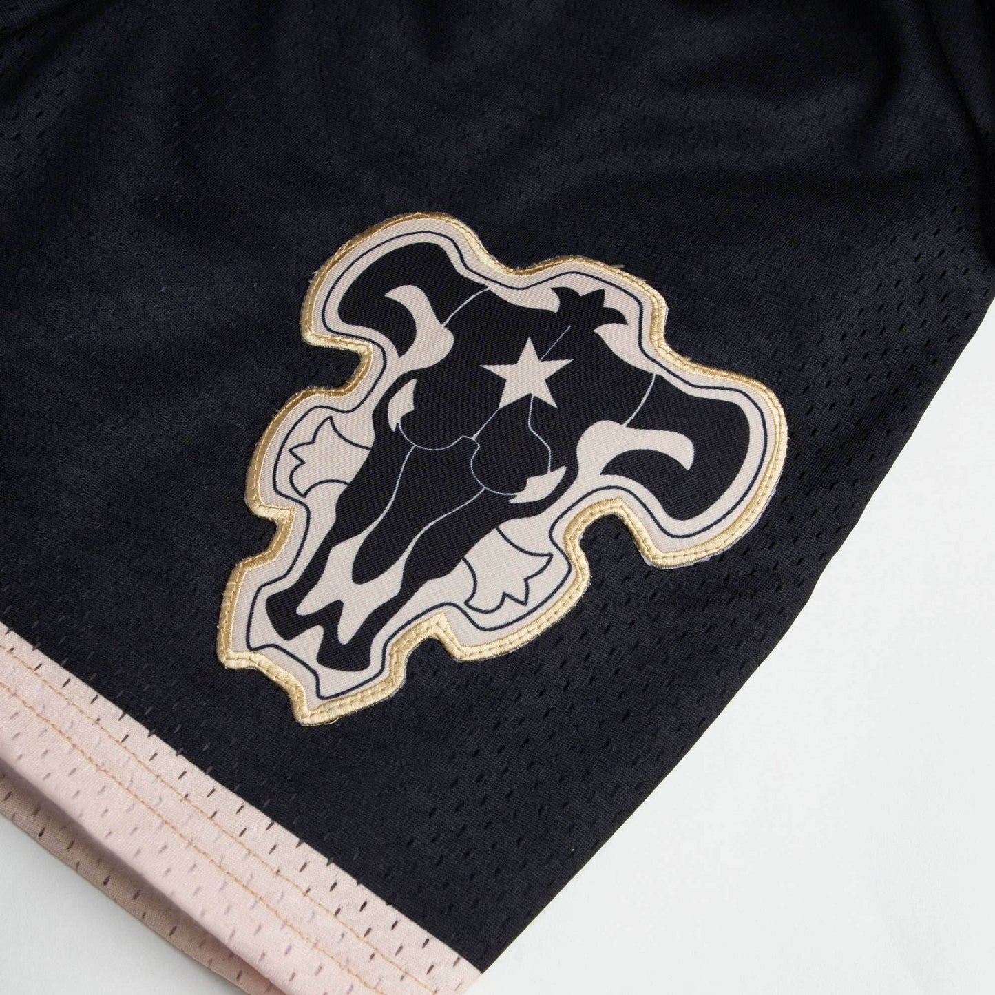 Black Bull - X-Small