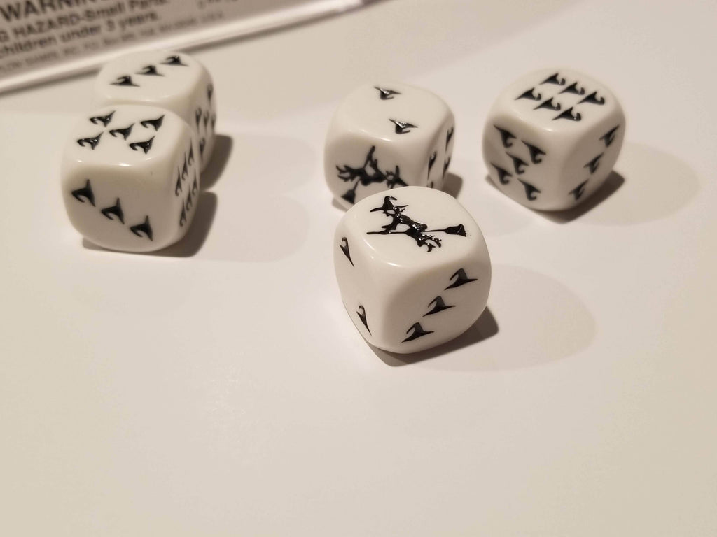 Black Witch and Witch Hats Dice Custom 16mm - 1 Die