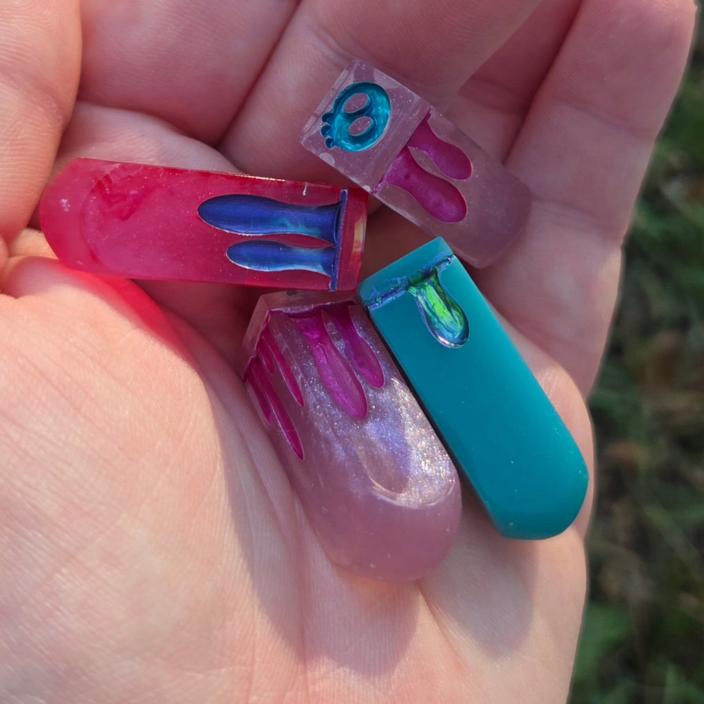 Poisoner's Vial Alternative Shaped Functional TTRPG Handmade Resin D4 Gaming Dice