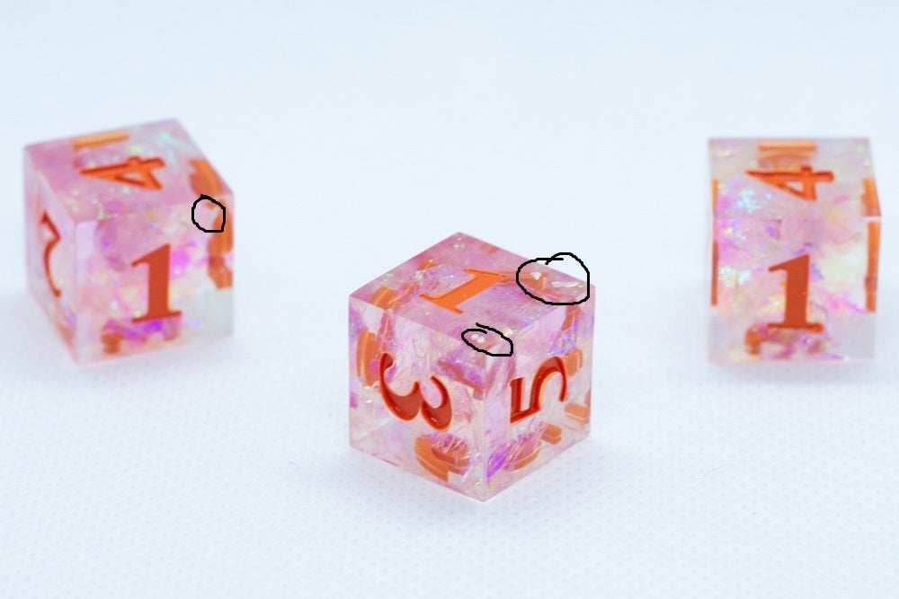 Nectar Sharp Edge Resin d6-Dice (Clear Shimmer w/ Orange Numbers) [subtle imperfection] - 