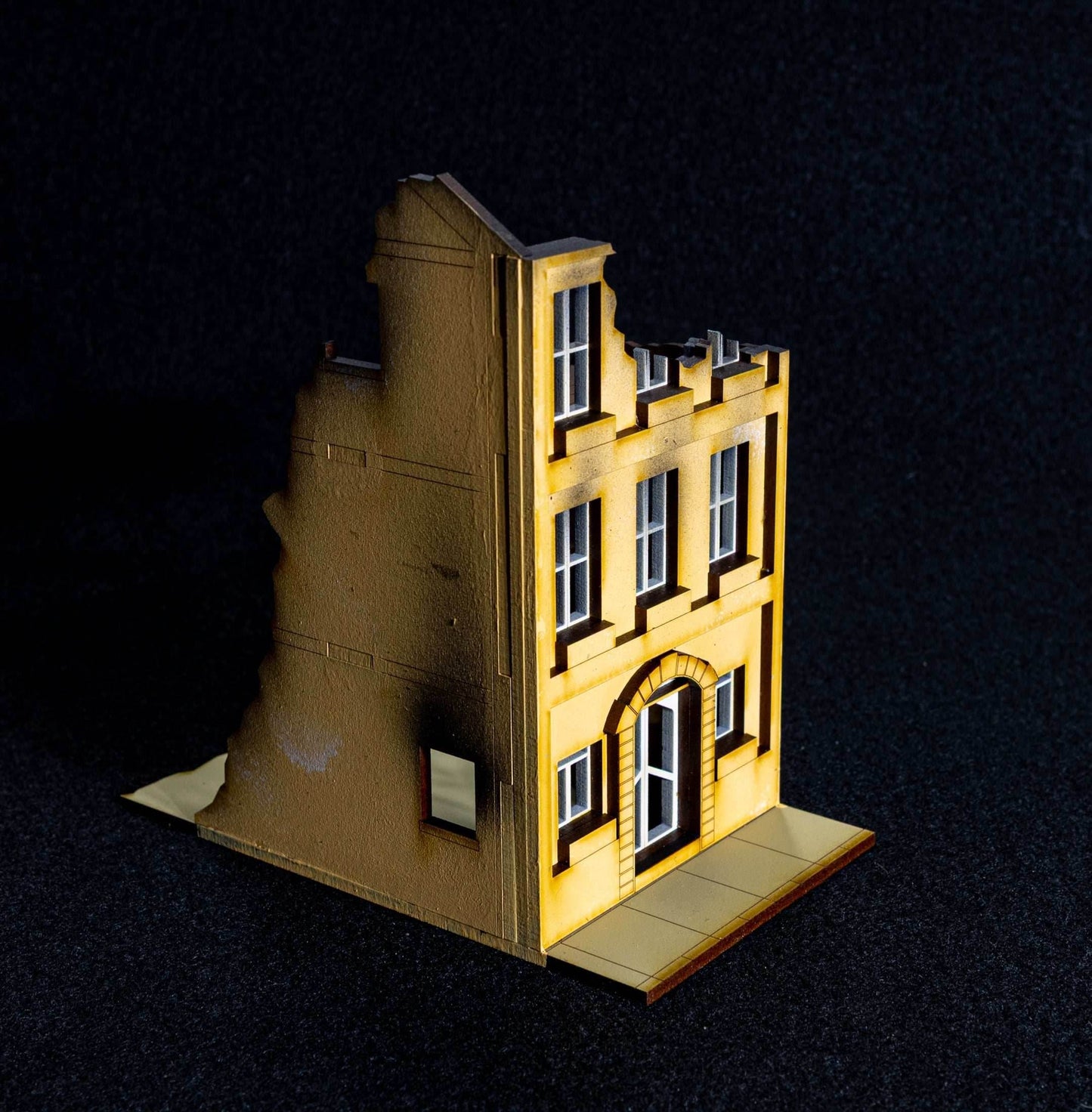 28mm European Building - 28MPNT515 (Painted and Assembled) - 