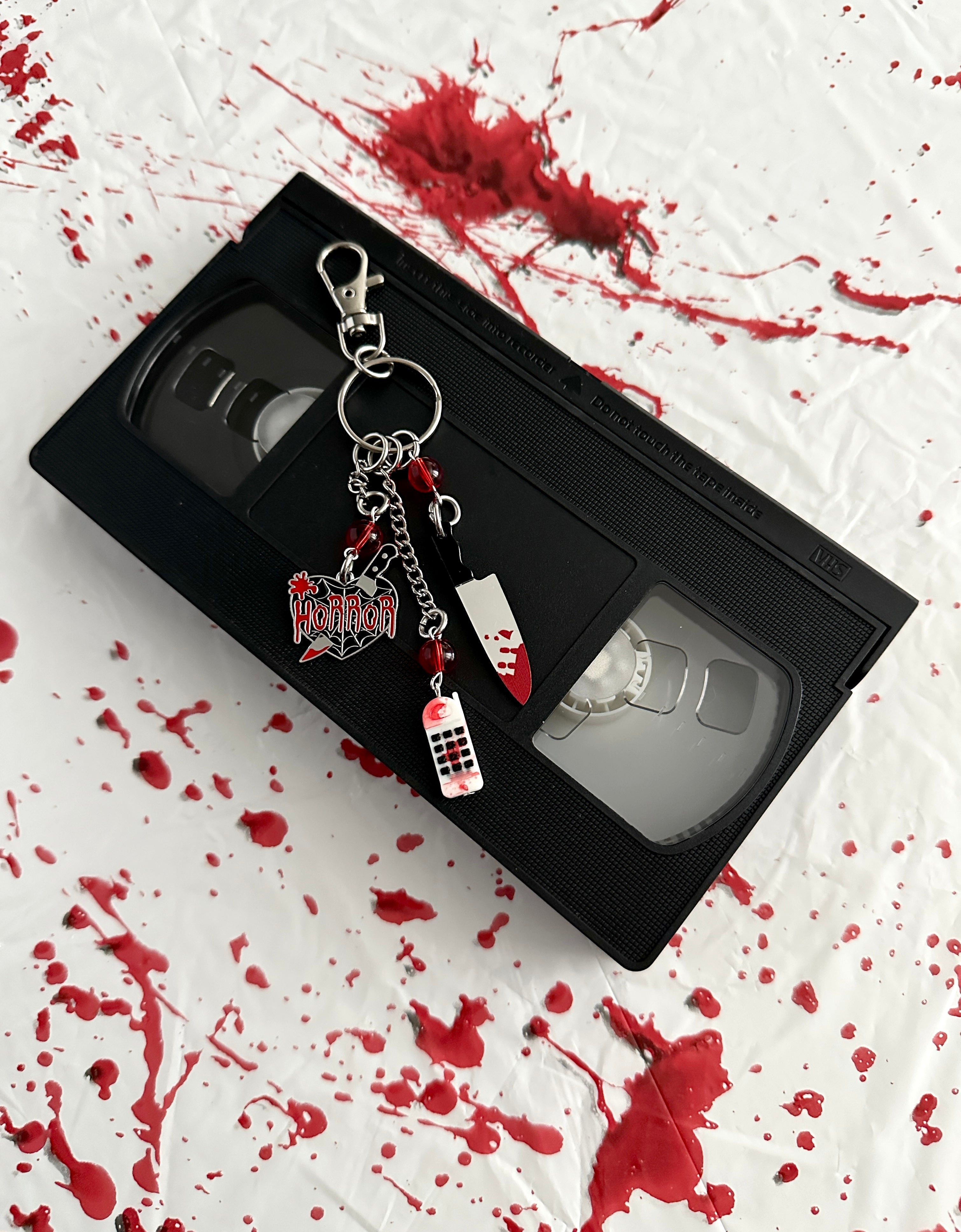 90s Slasher Bloody Phone & Knife Keychain - Retro Horror Movie Fan Bag Charm