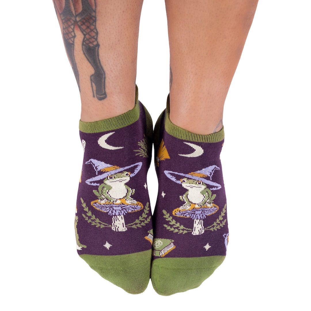 Archtoad of Hatville Ankle Socks