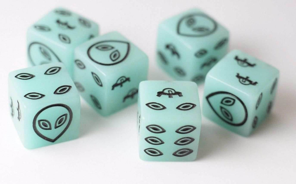 NEW Green Dice with Black Aliens GLOWS Dice 6 Sided Bunco RPG D6 16mm Roll - 