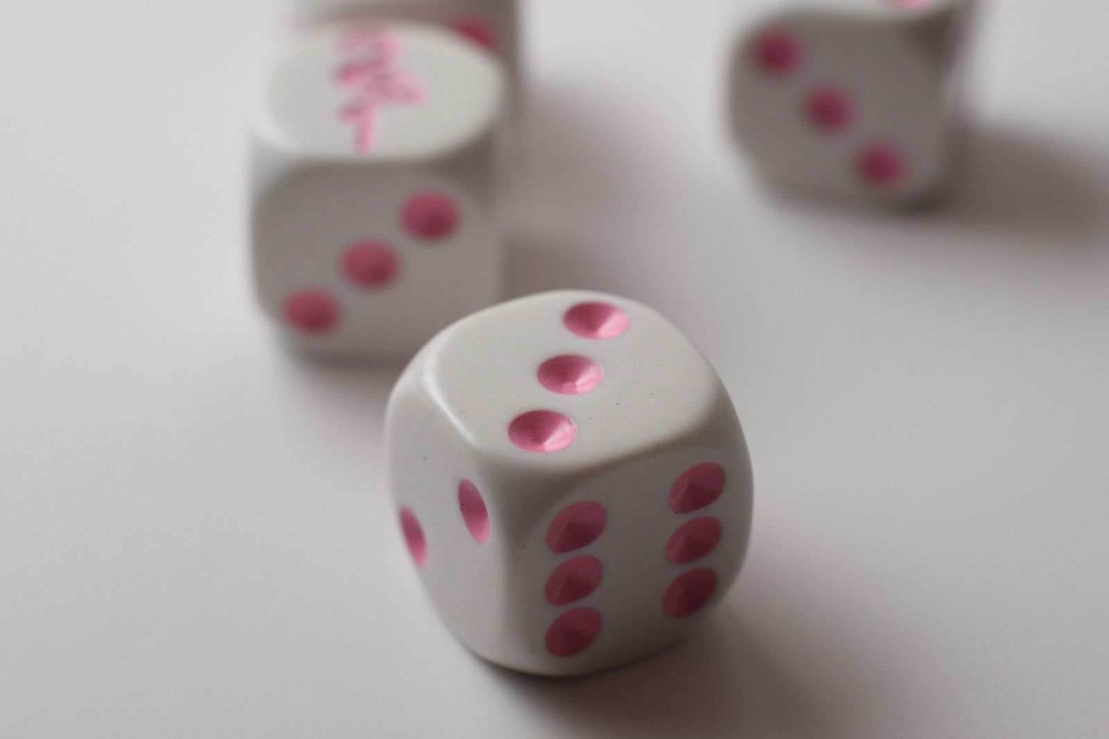 NEW White Dice with Pink Flamingo Dice 6 Sided Bunco RPG Game D6 16mm (sold per piece) - 