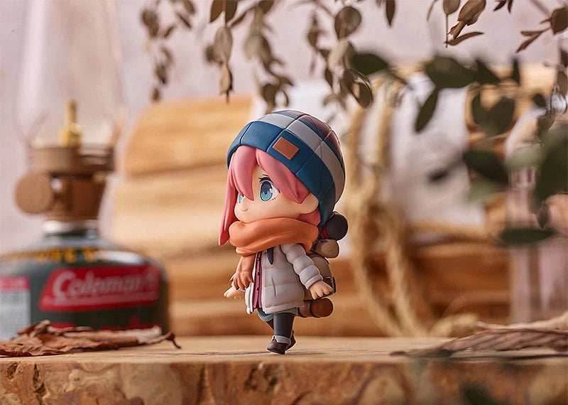 Laid-Back Camp Nendoroid 1623 Nadeshiko Kagamihara: Solo Camp Ver. Figure - 