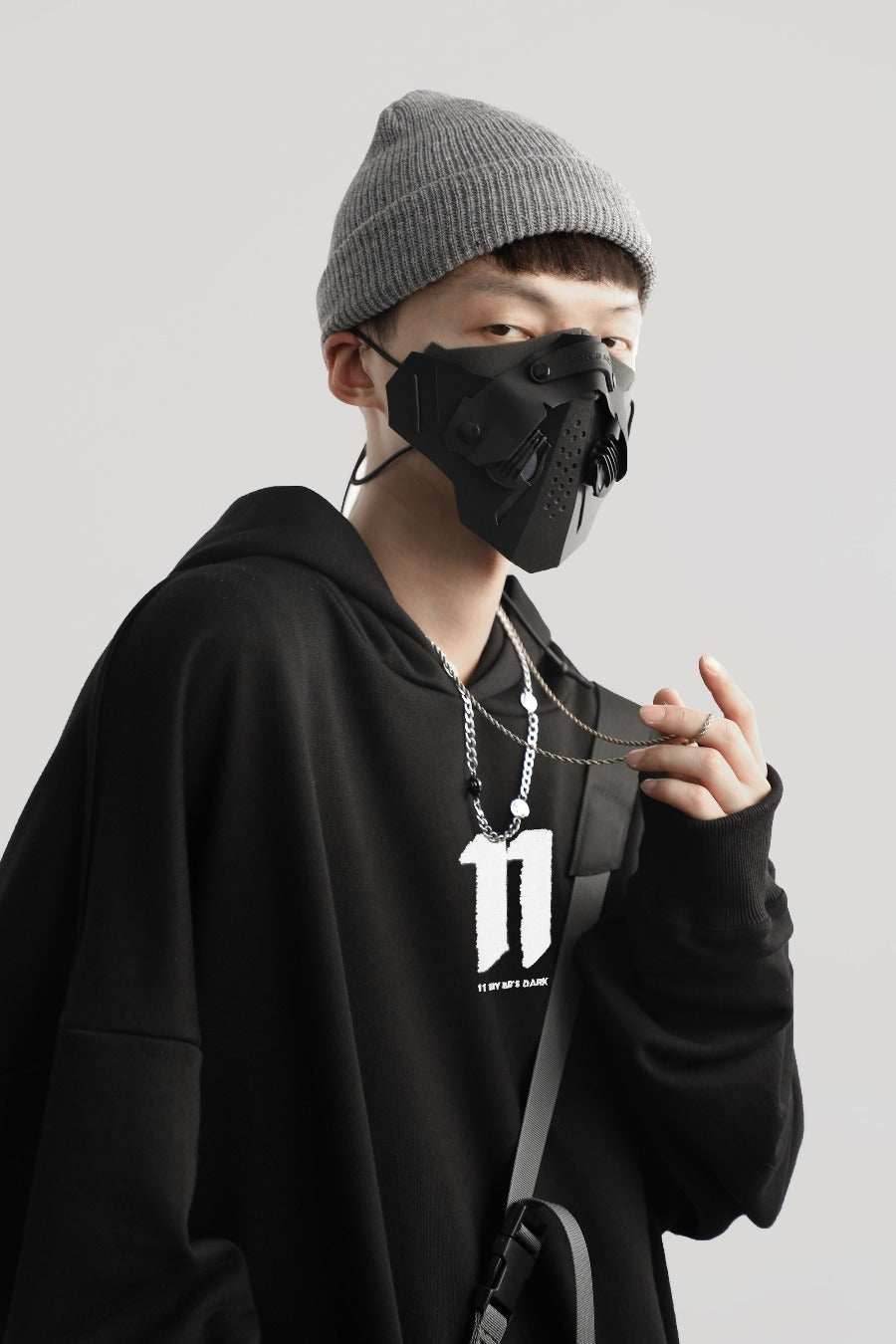 11 Movement Hoodie - Black / M