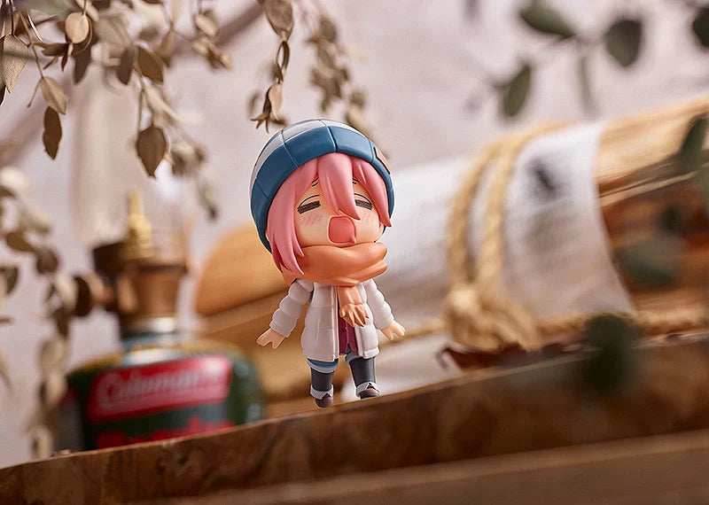 Laid-Back Camp Nendoroid 1623 Nadeshiko Kagamihara: Solo Camp Ver. Figure - 
