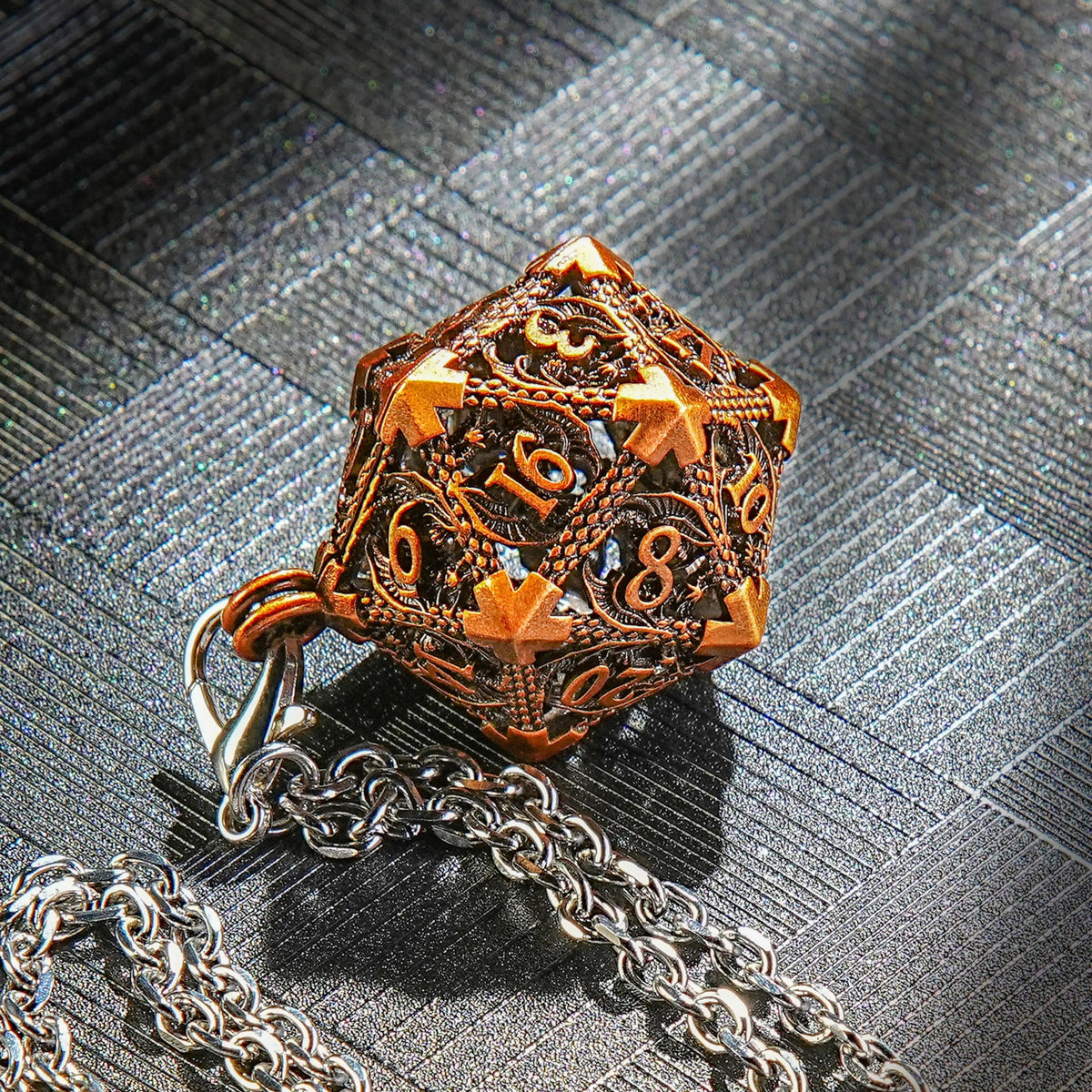 Multicolor Metal Hollow D20 Dice Necklace、Keychain + Mini DND Dice Set