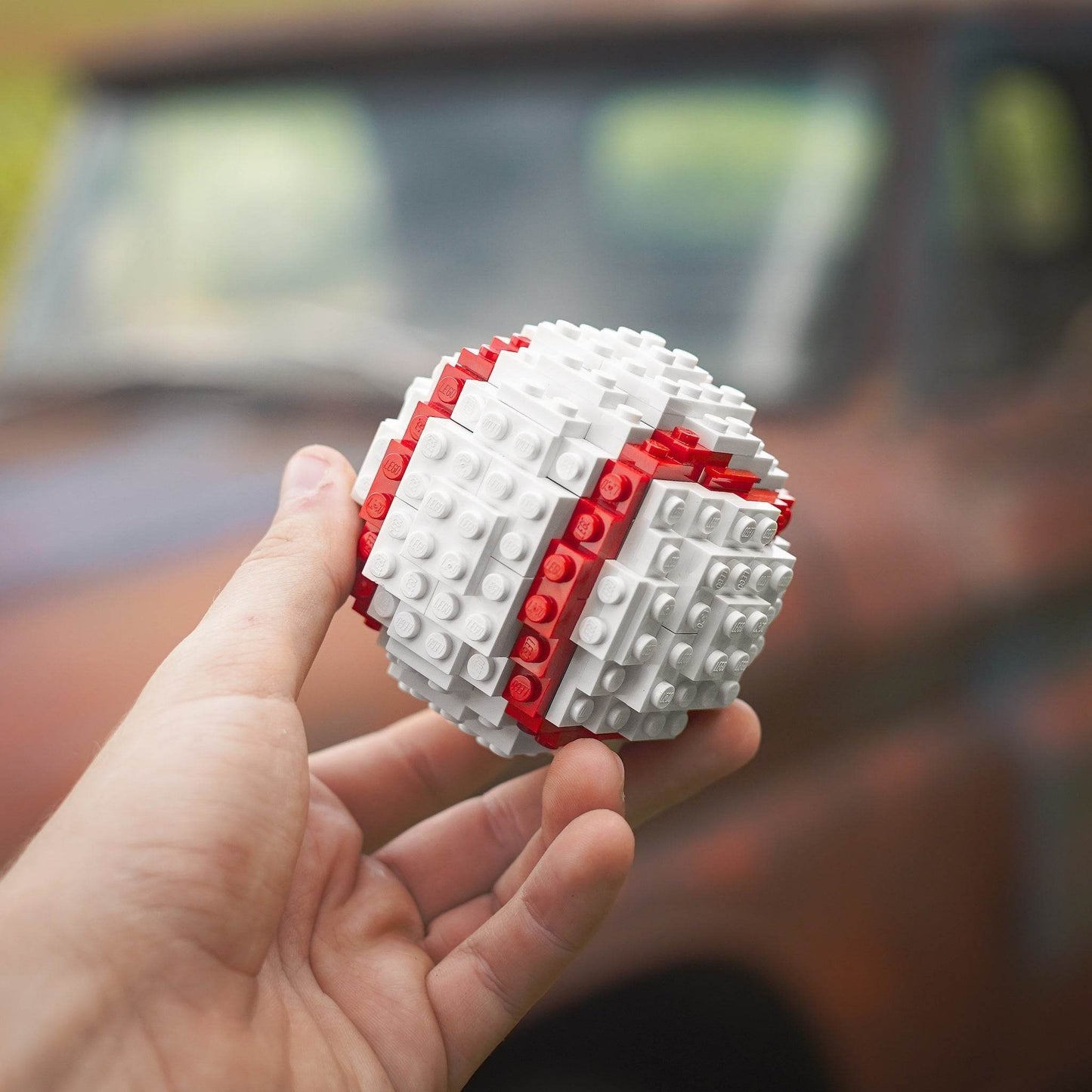 Life-Sized Baseball - Bricks & Instructions