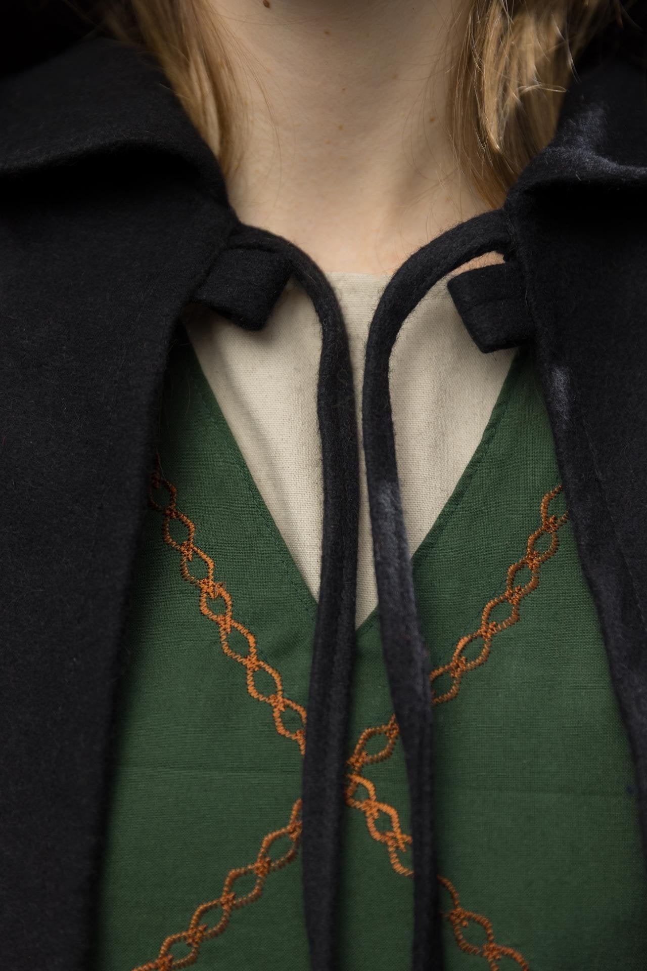 Cape Aric Black