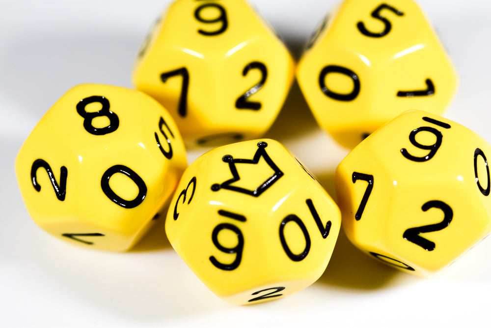 Opaque Yellow/black Crown d12 - 