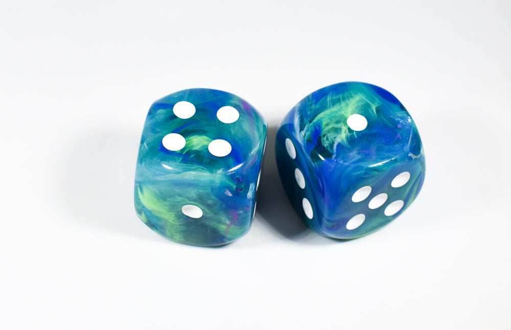 Festive 30mm Waterlily w/White Large Pipped Dice (sold per piece) - 