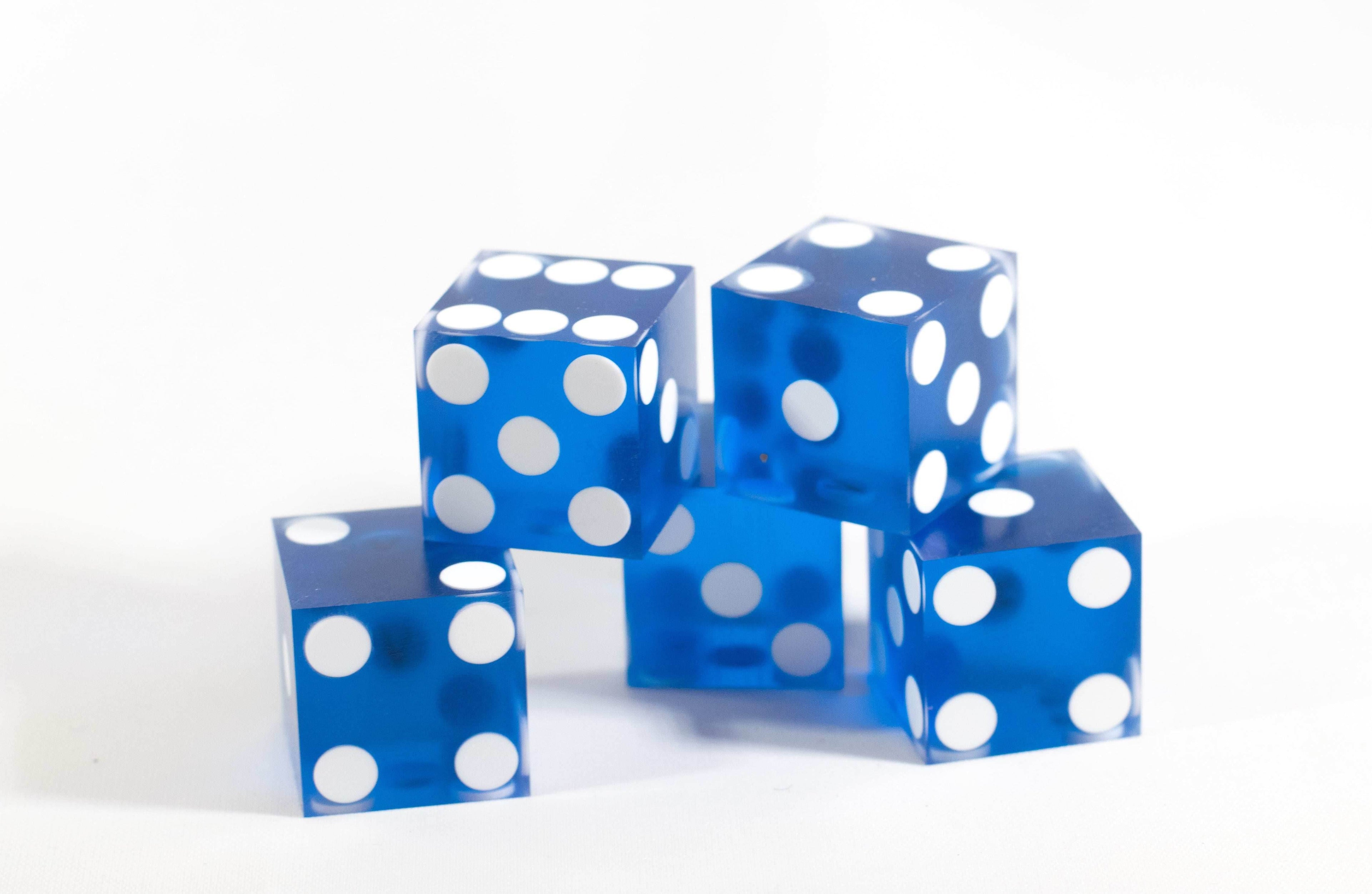 Dark Blue Casino Dice d6 19mm Razor Edge No Serial Numbers or Names Clean - 1 Die