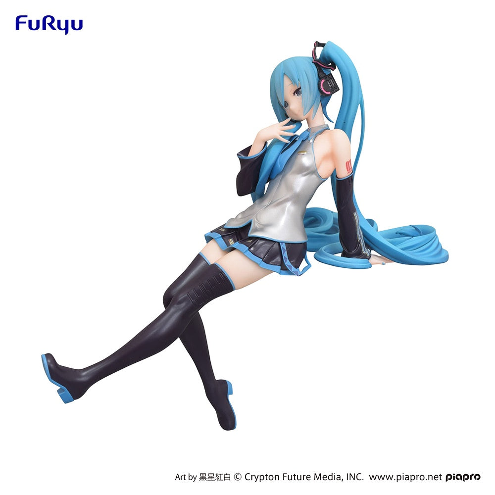 Hatsune Miku Noodle Stopper Figure  Kuroboshi Kouhaku Ver