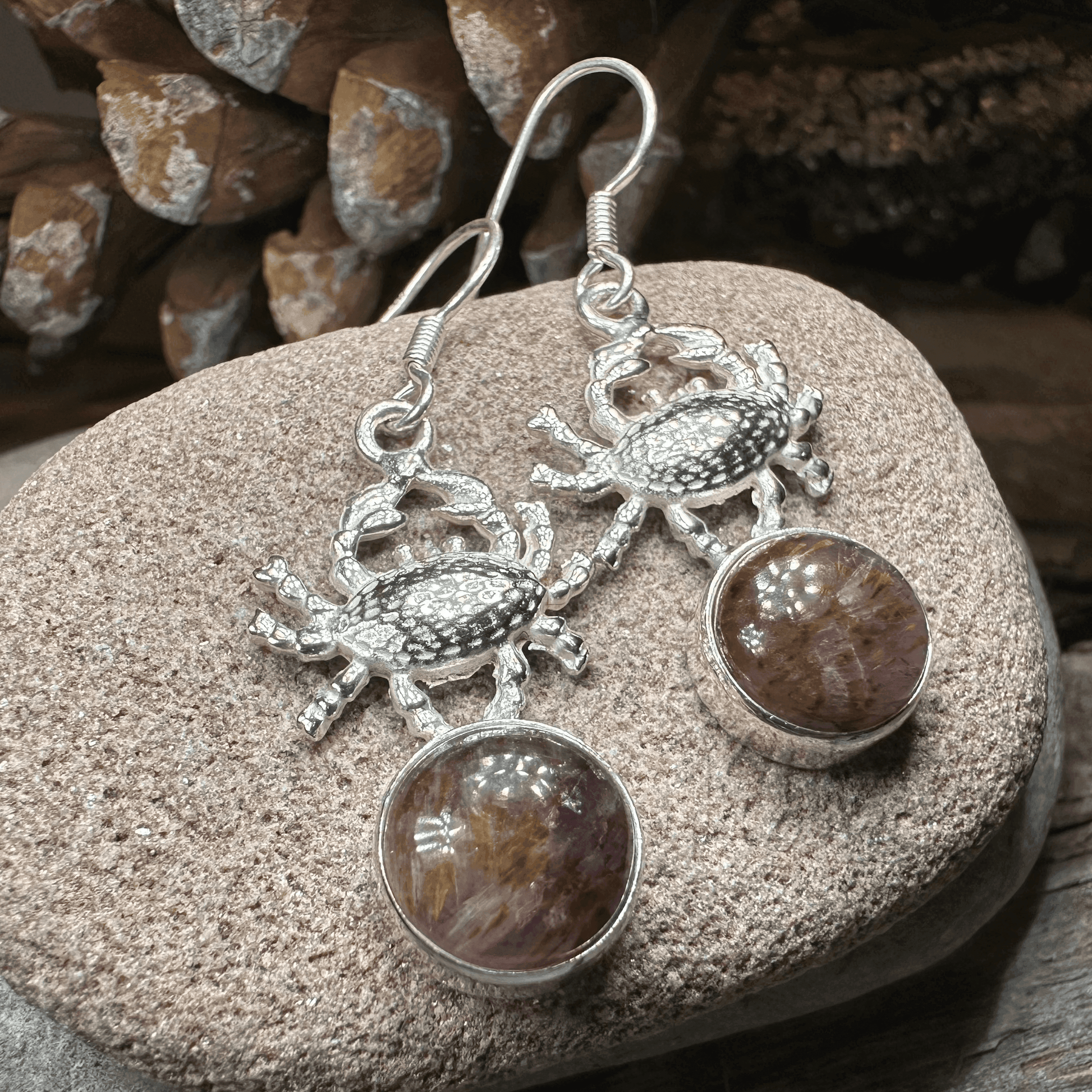 Seychelles Crab Earrings - Round