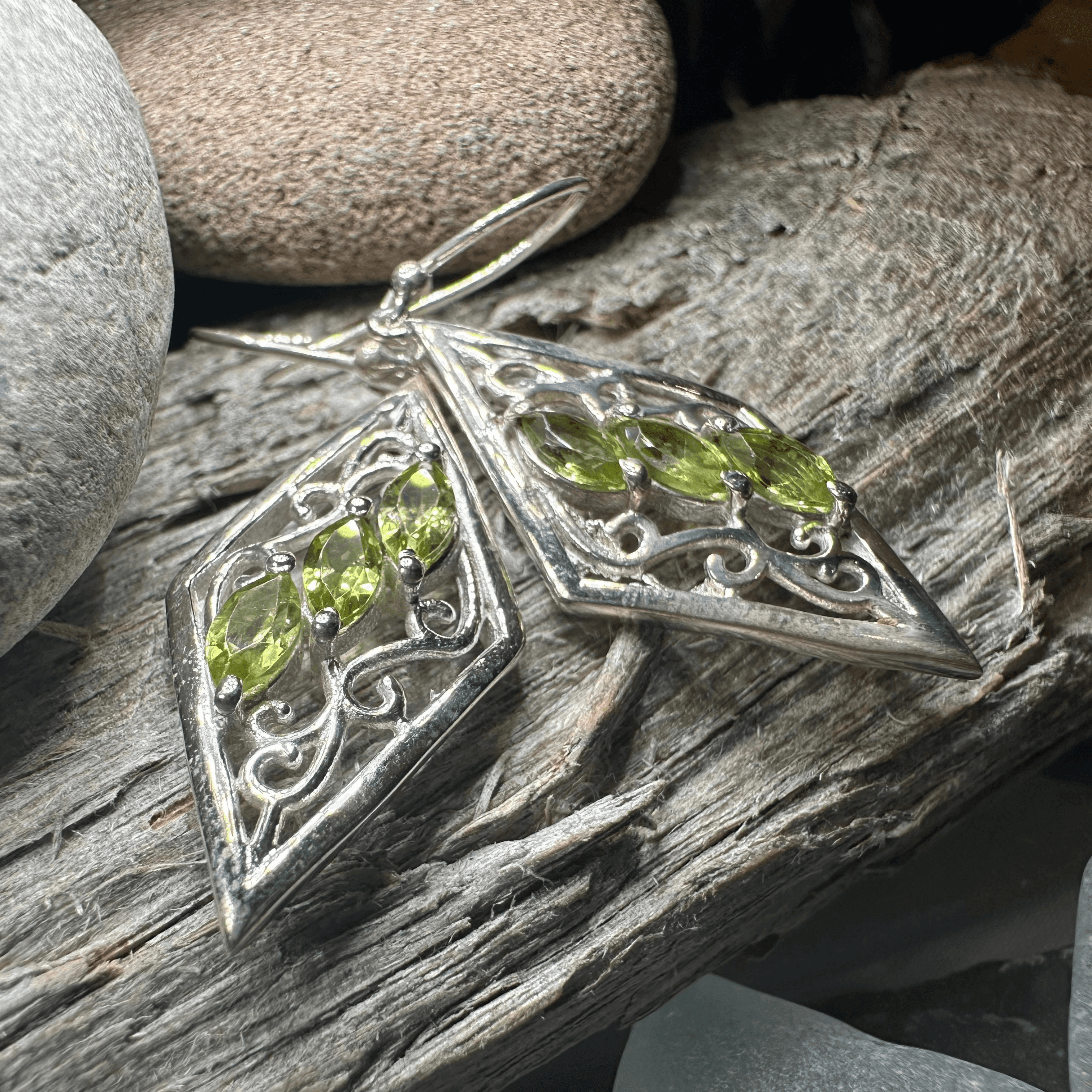 Mira Celtic Knot Earrings - Peridot