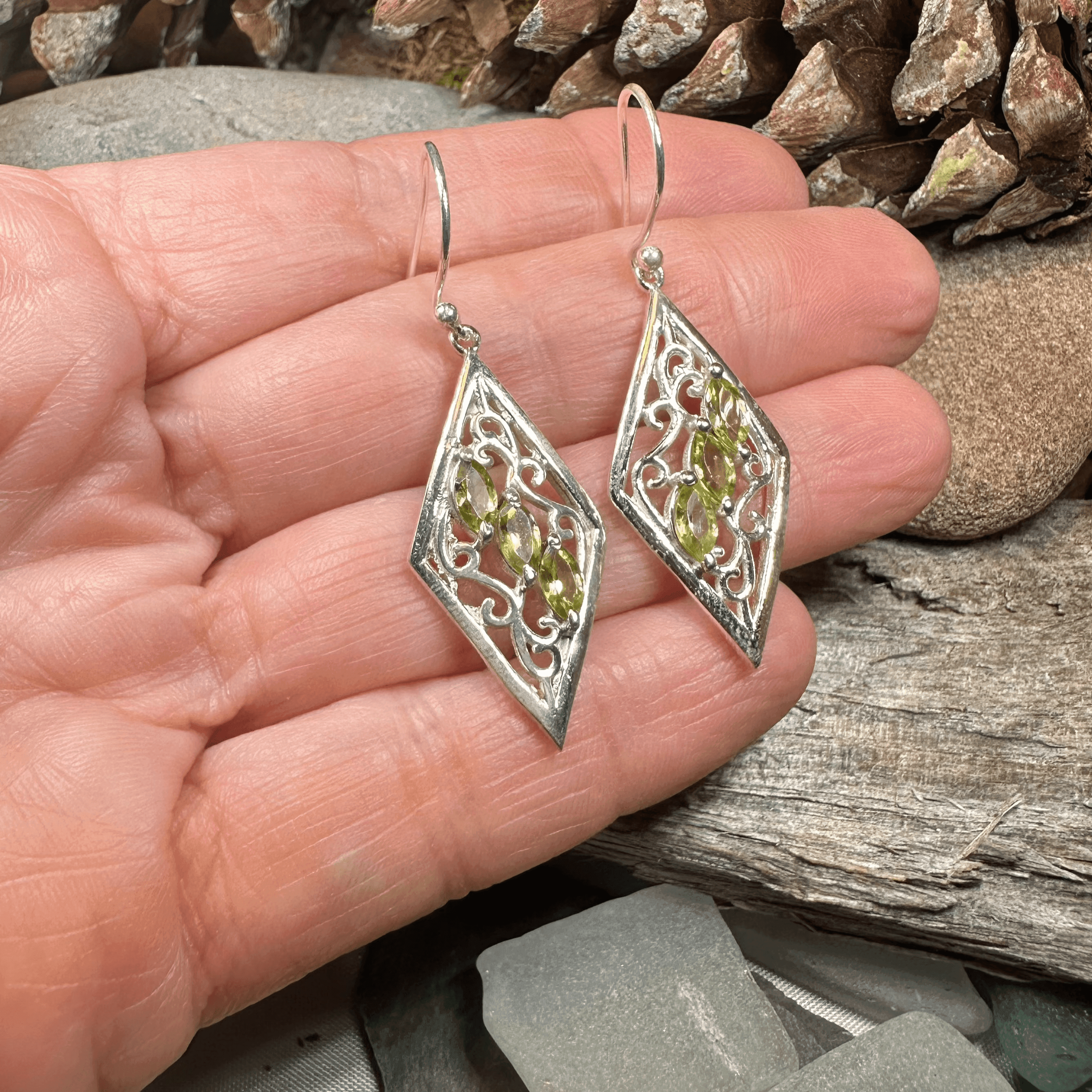 Mira Celtic Knot Earrings - Garnet