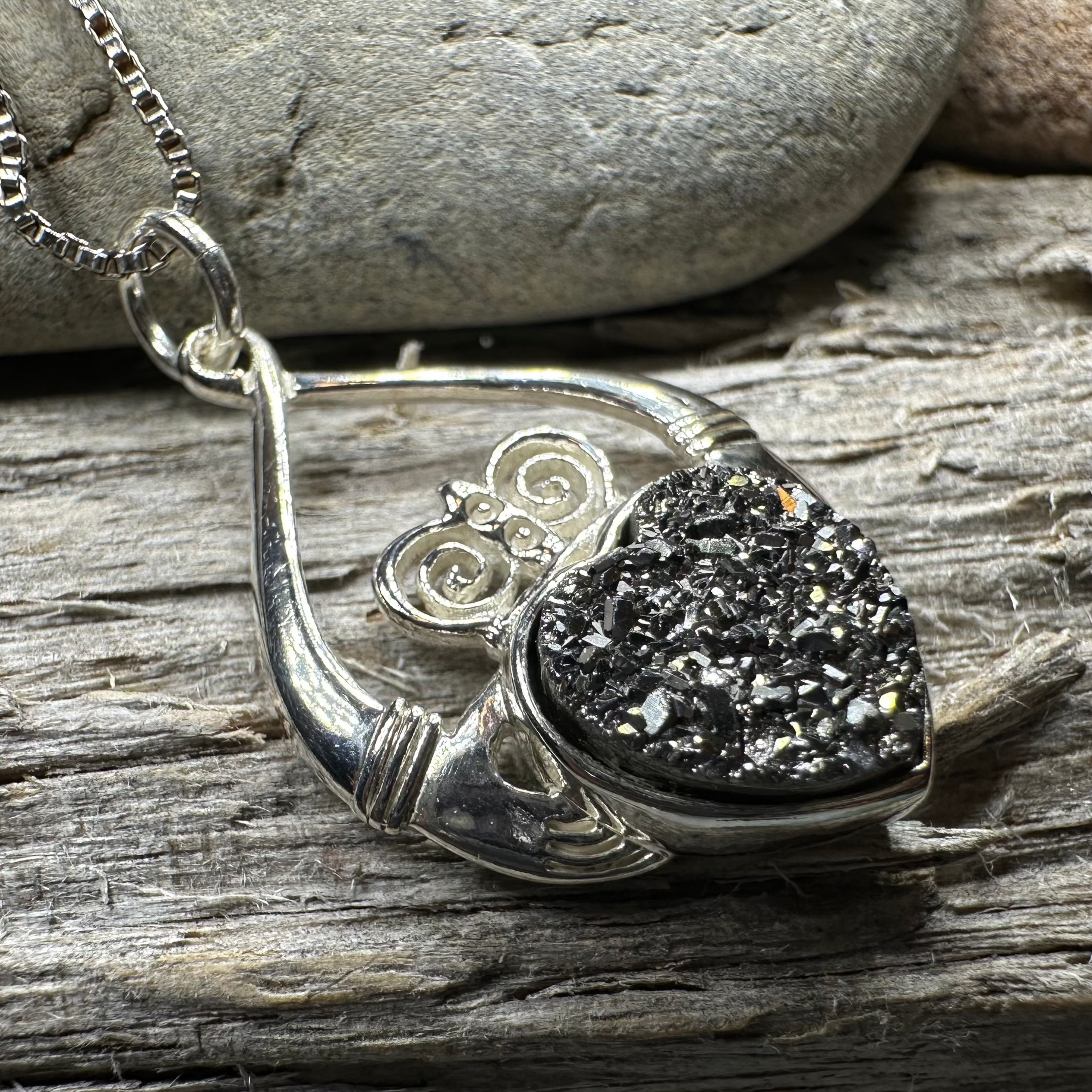 Juliet Claddagh Necklace