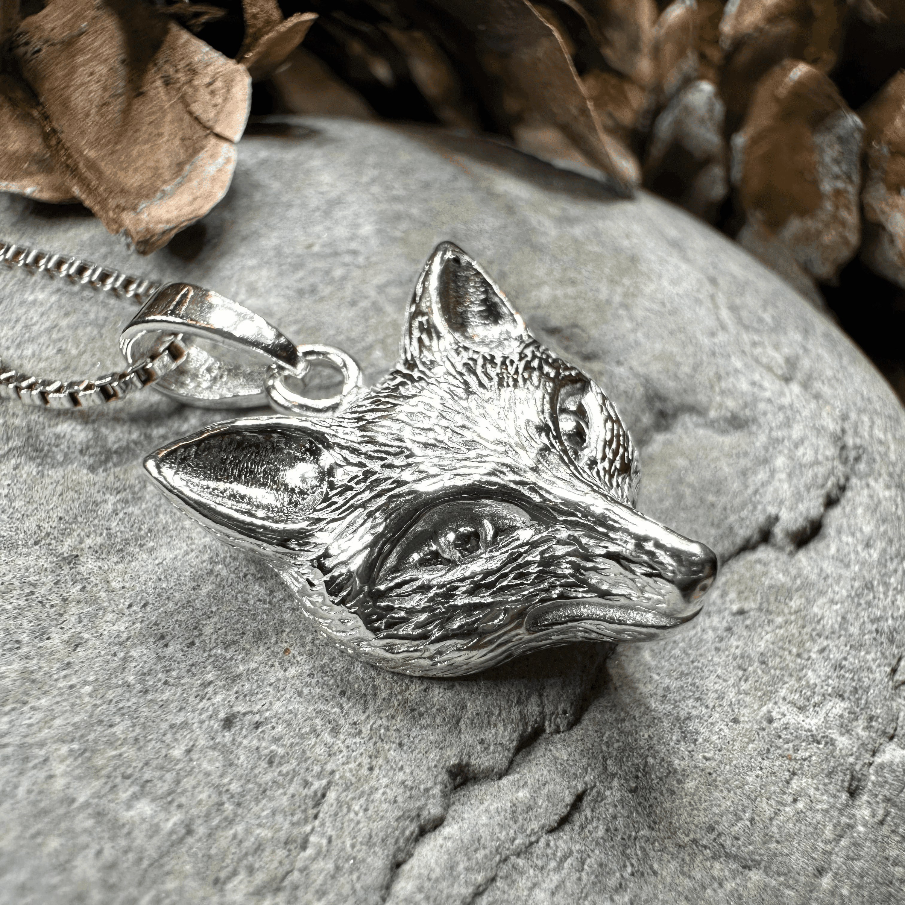 Fiona Fox Necklace - 18