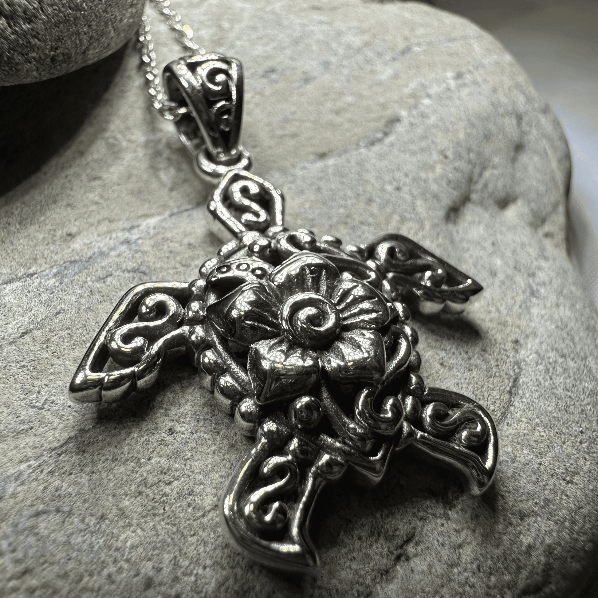 Blooming Turtle Necklace - 