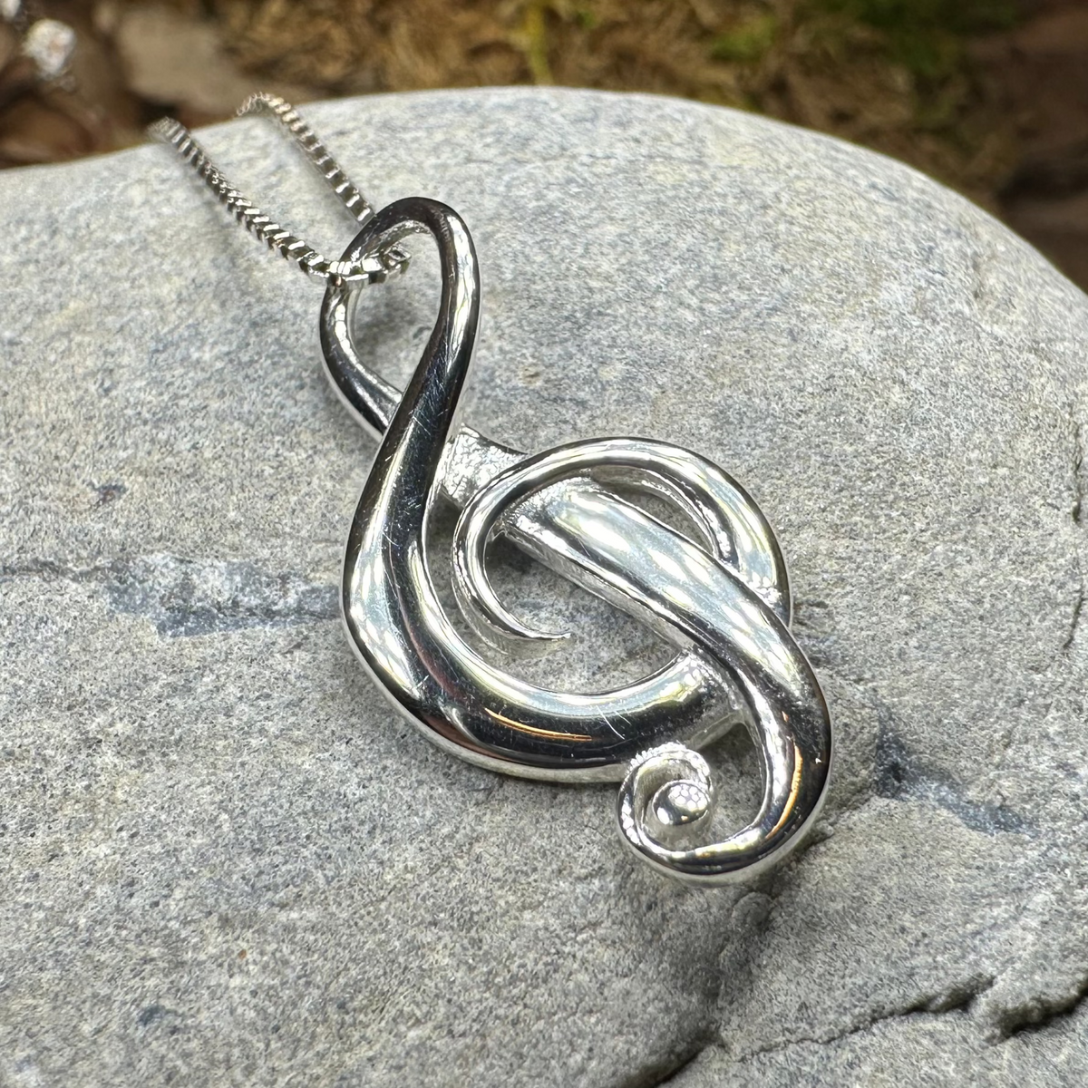 Elegant Music Necklace