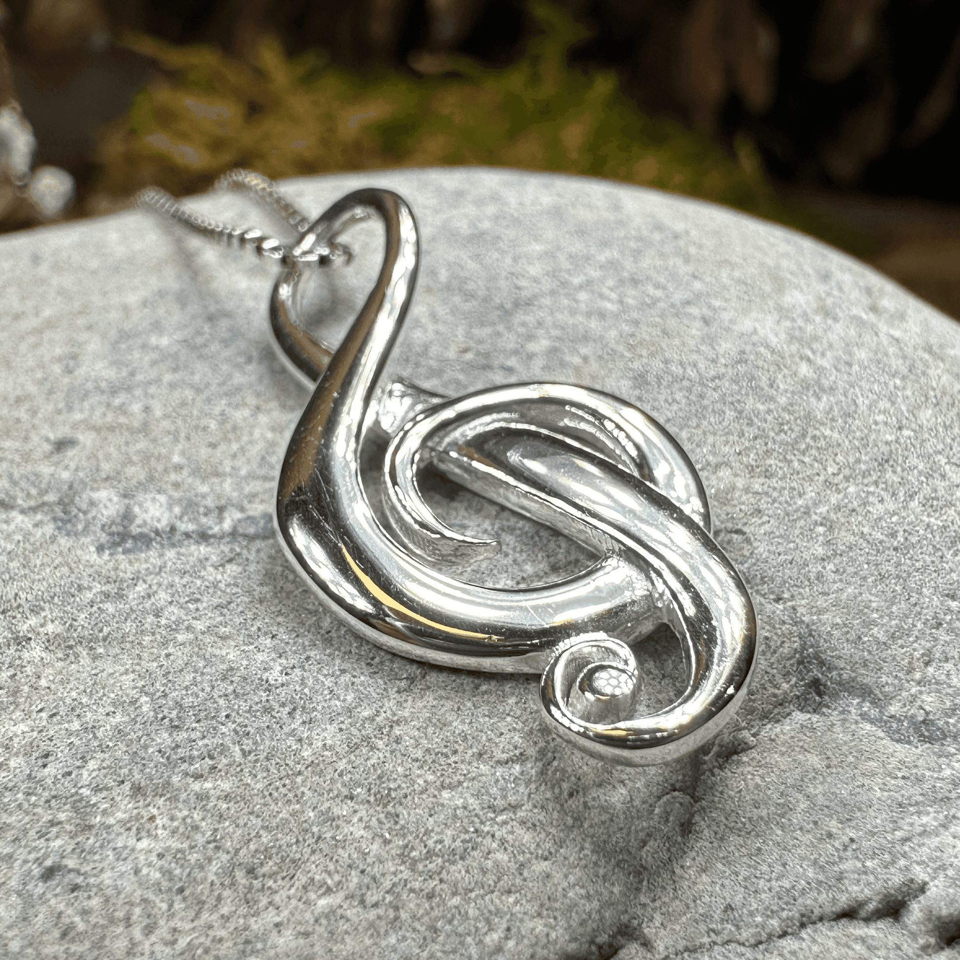 Elegant Music Necklace - 18