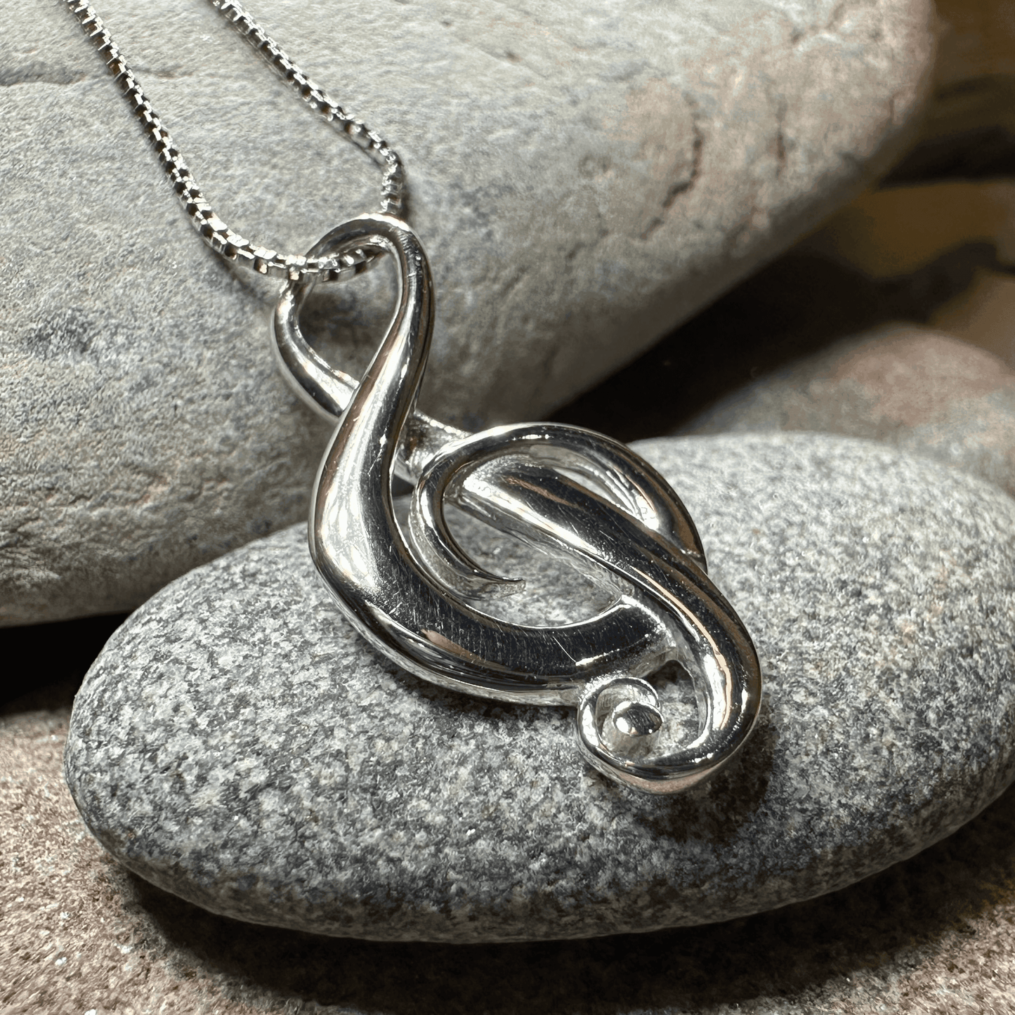 Elegant Music Necklace - 18