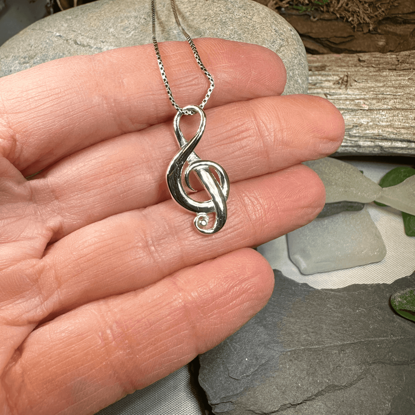 Elegant Music Necklace - 18
