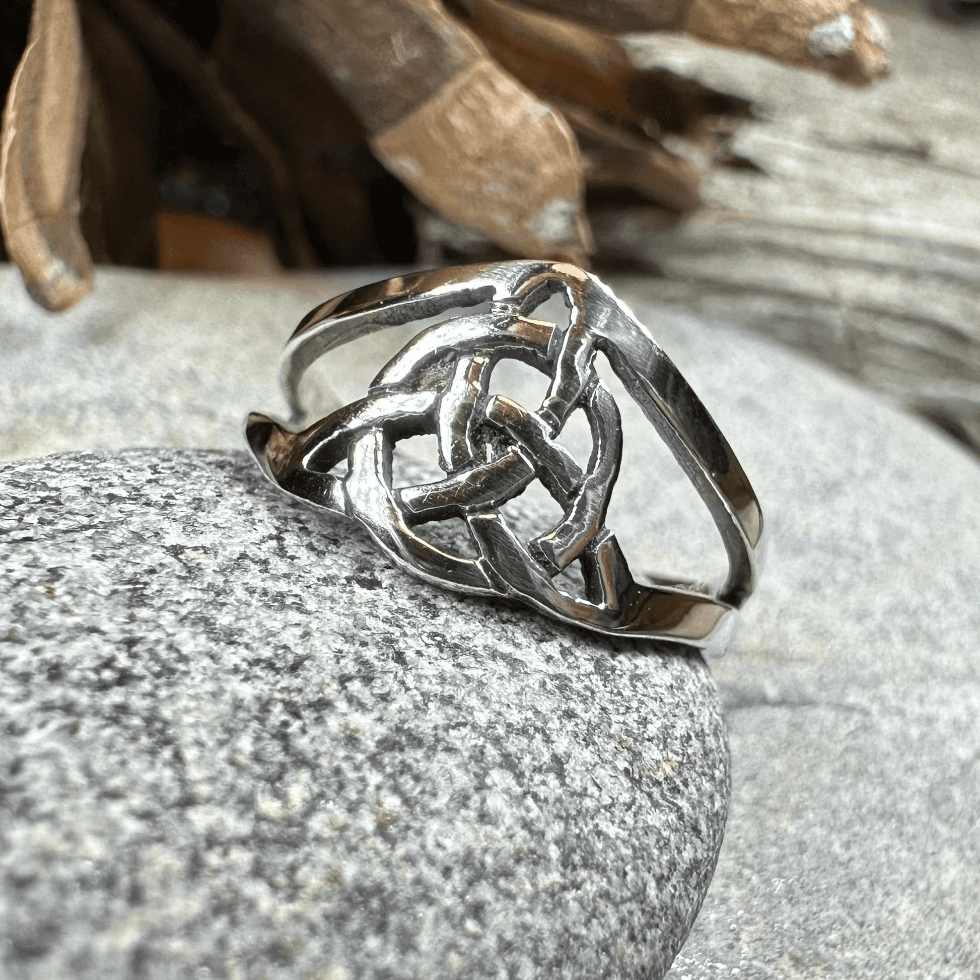 Dainty Little Celtic Ring - 2