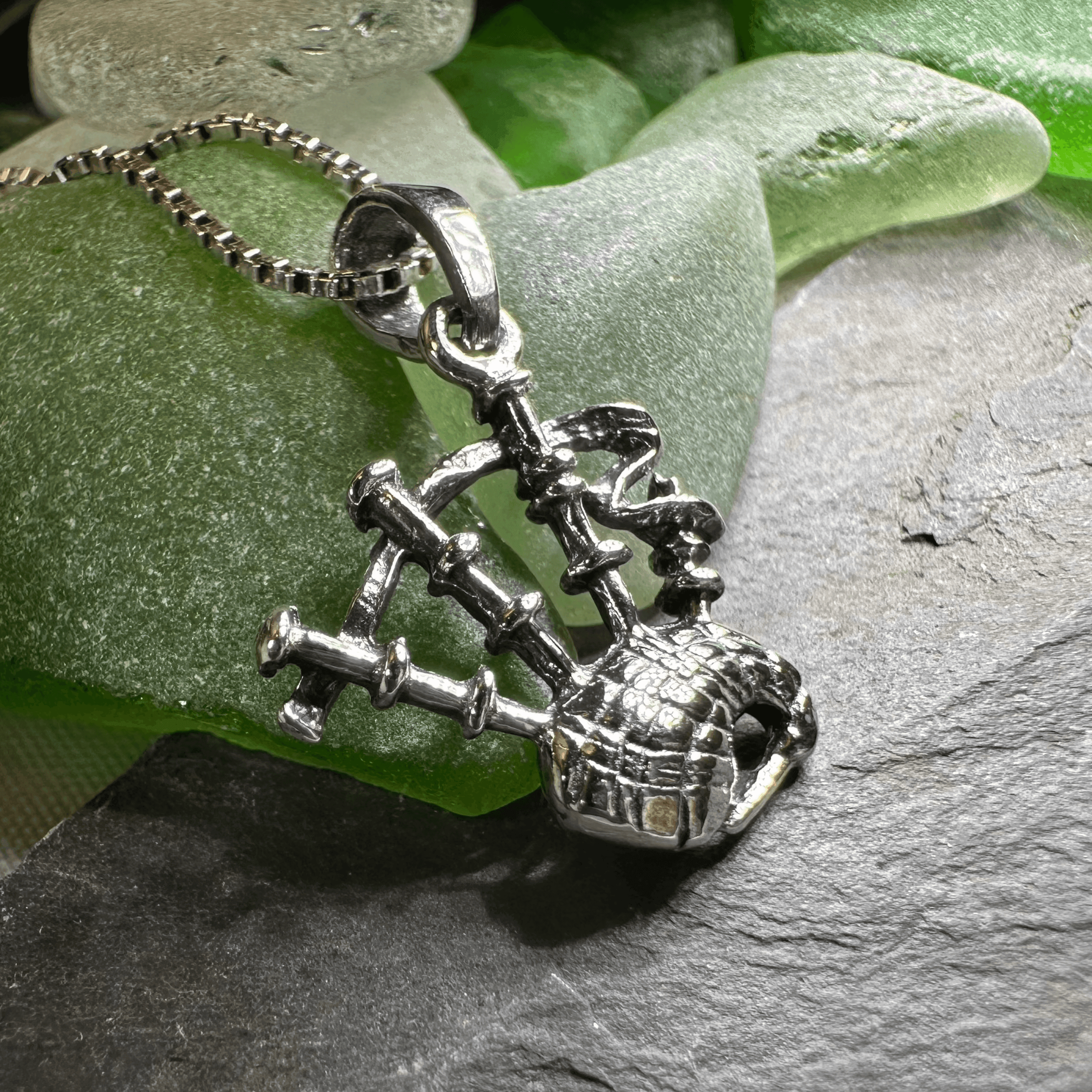 Tartan Bagpipes Necklace - 18