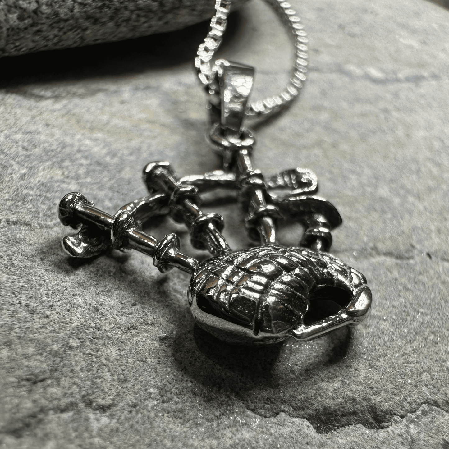 Tartan Bagpipes Necklace - 18