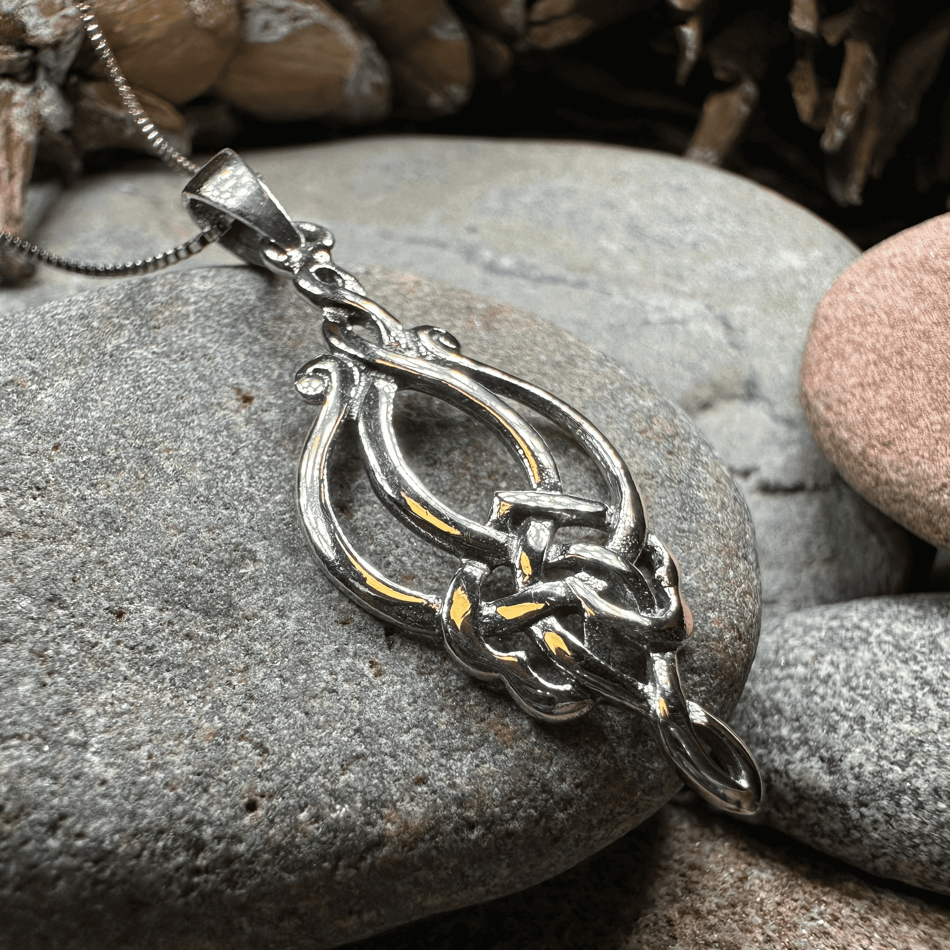 Olivia Celtic Knot Necklace - 18