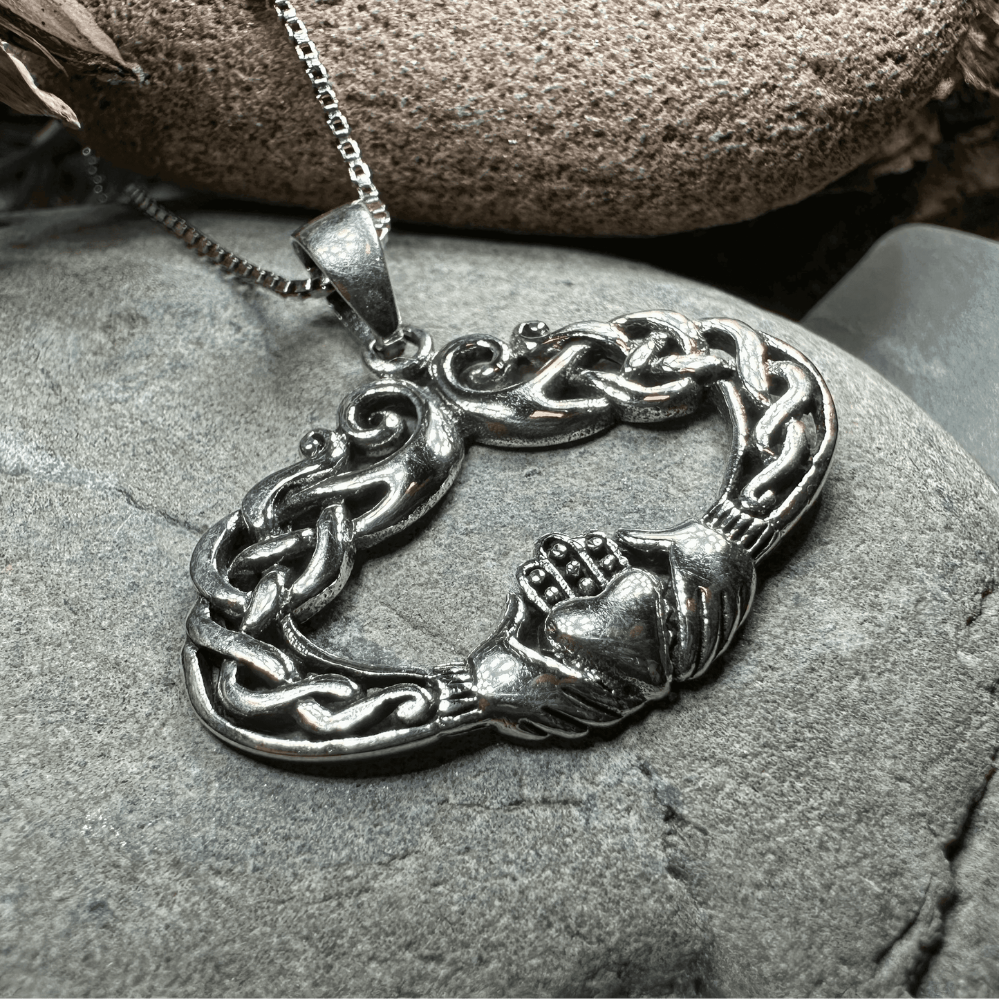 Claddagh Celtic Lace Necklace - 18