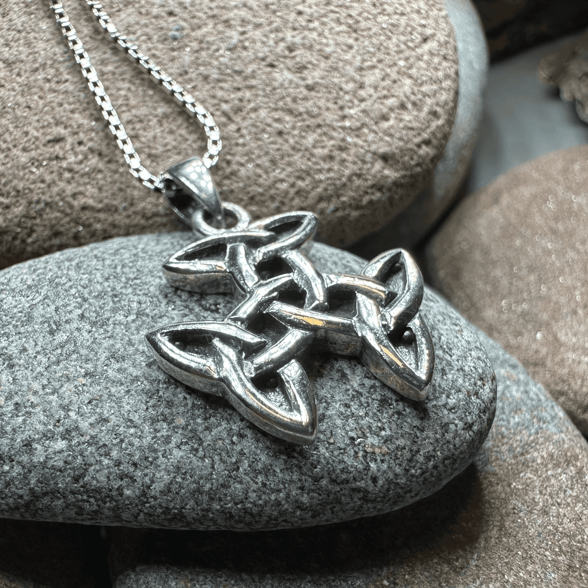 Three Trinity Knot Necklace - 18
