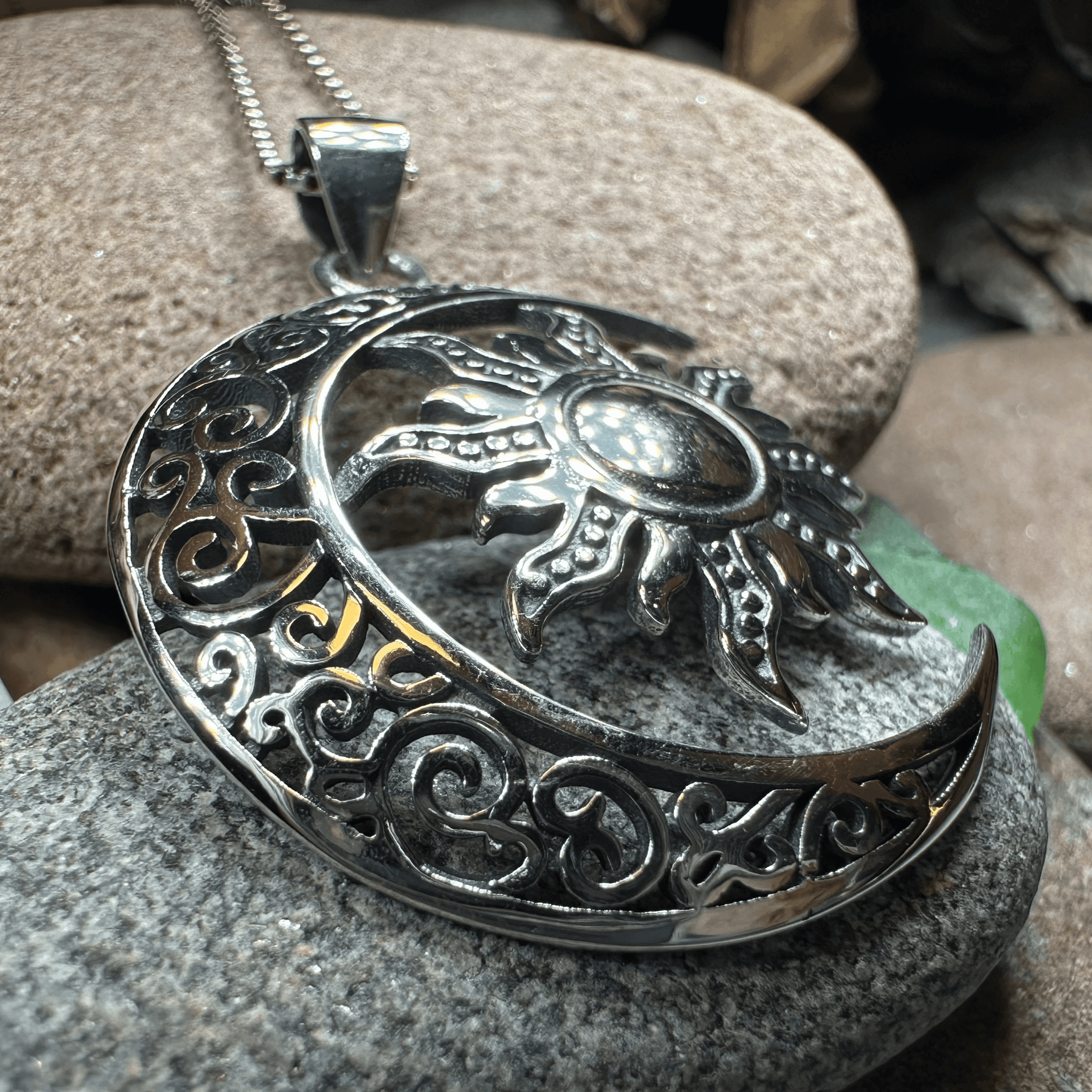 Luan Moon Necklace - 18