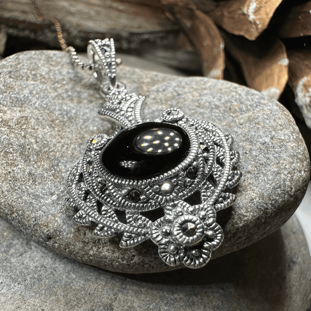 Vintage Onyx Celtic Necklace - 18