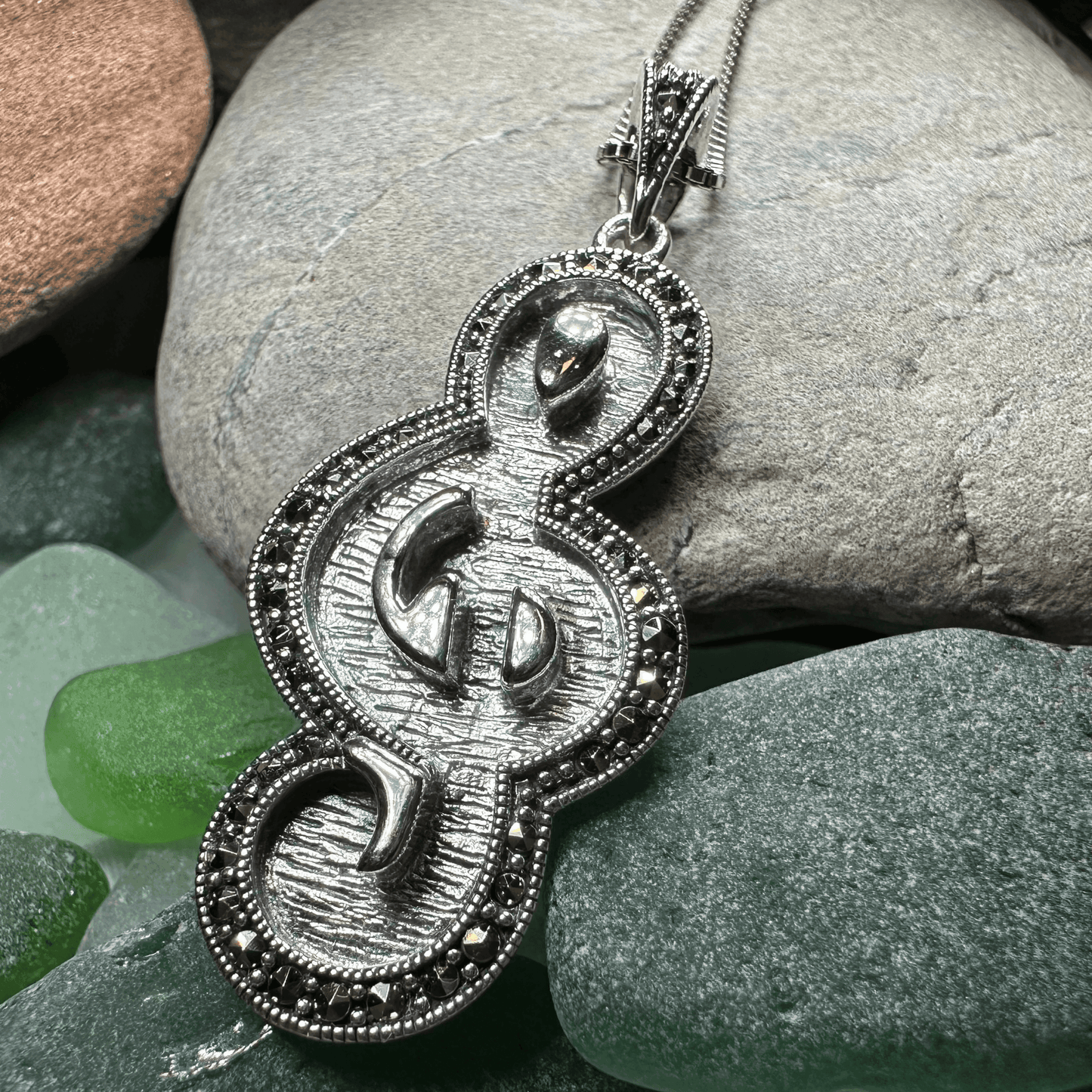 Crescendo Music Note Necklace - 