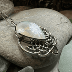 Tobermory Celtic Knot Necklace - Abalone Shell / 18