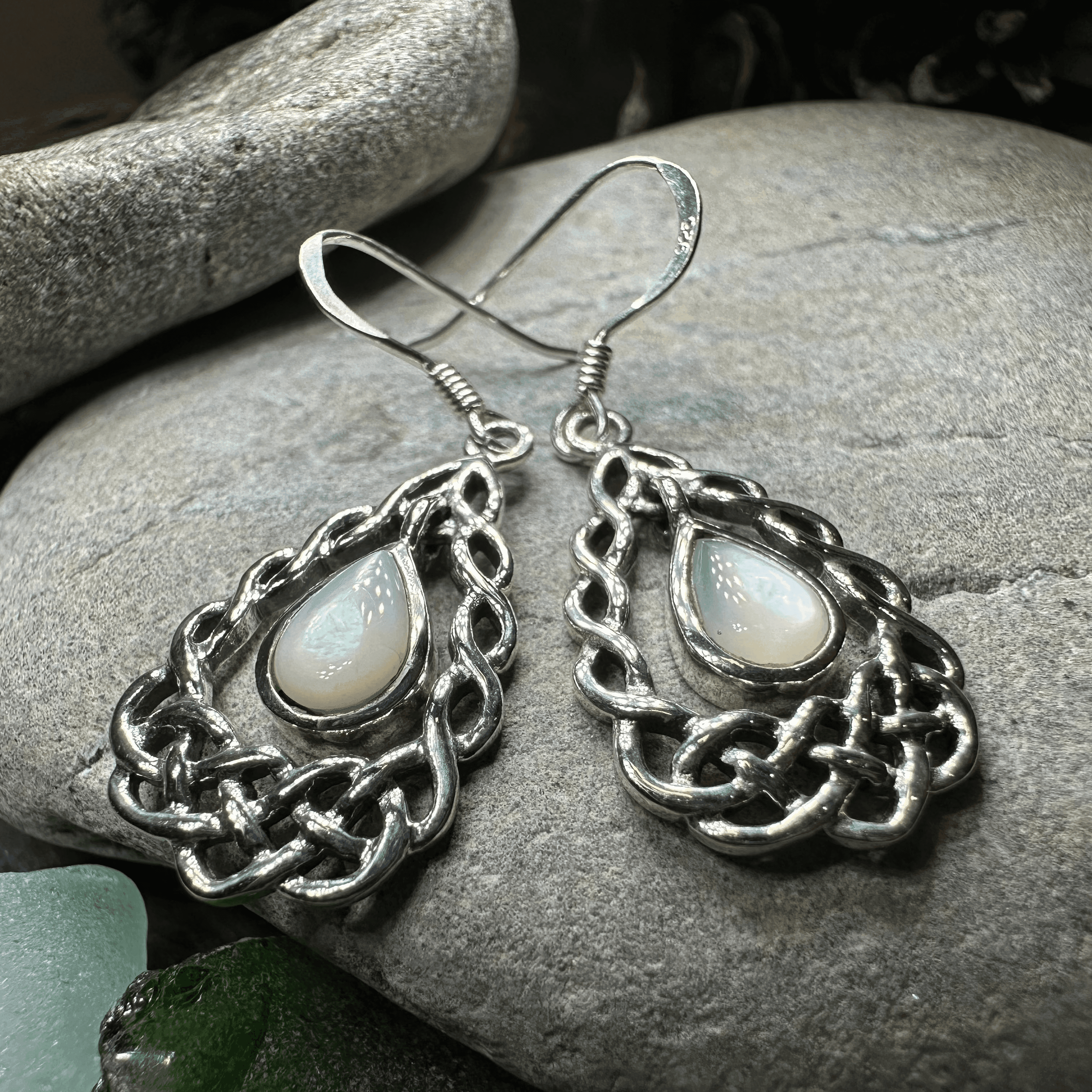 Lucretia Celtic Knot Earrings - Mother of pearl