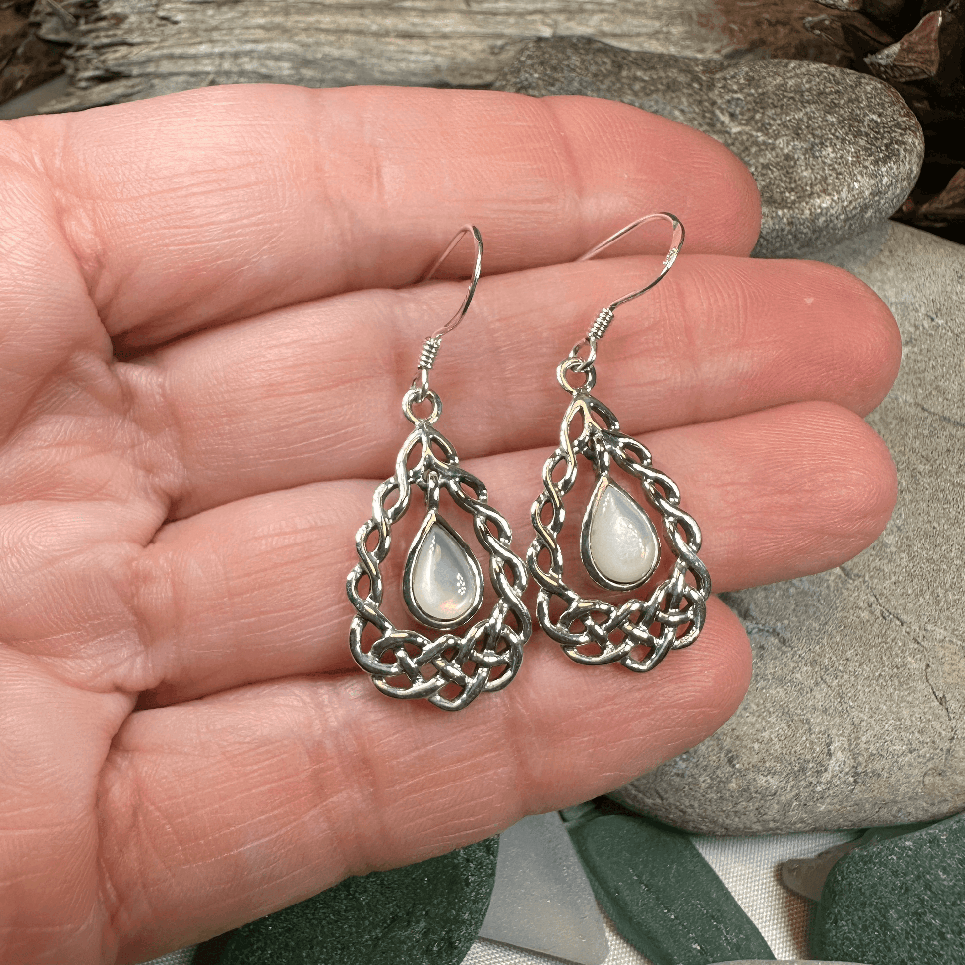Lucretia Celtic Knot Earrings - Mother of pearl