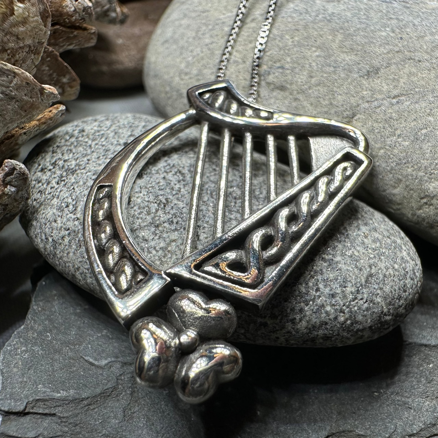 Oisin Shamrock Harp Necklace