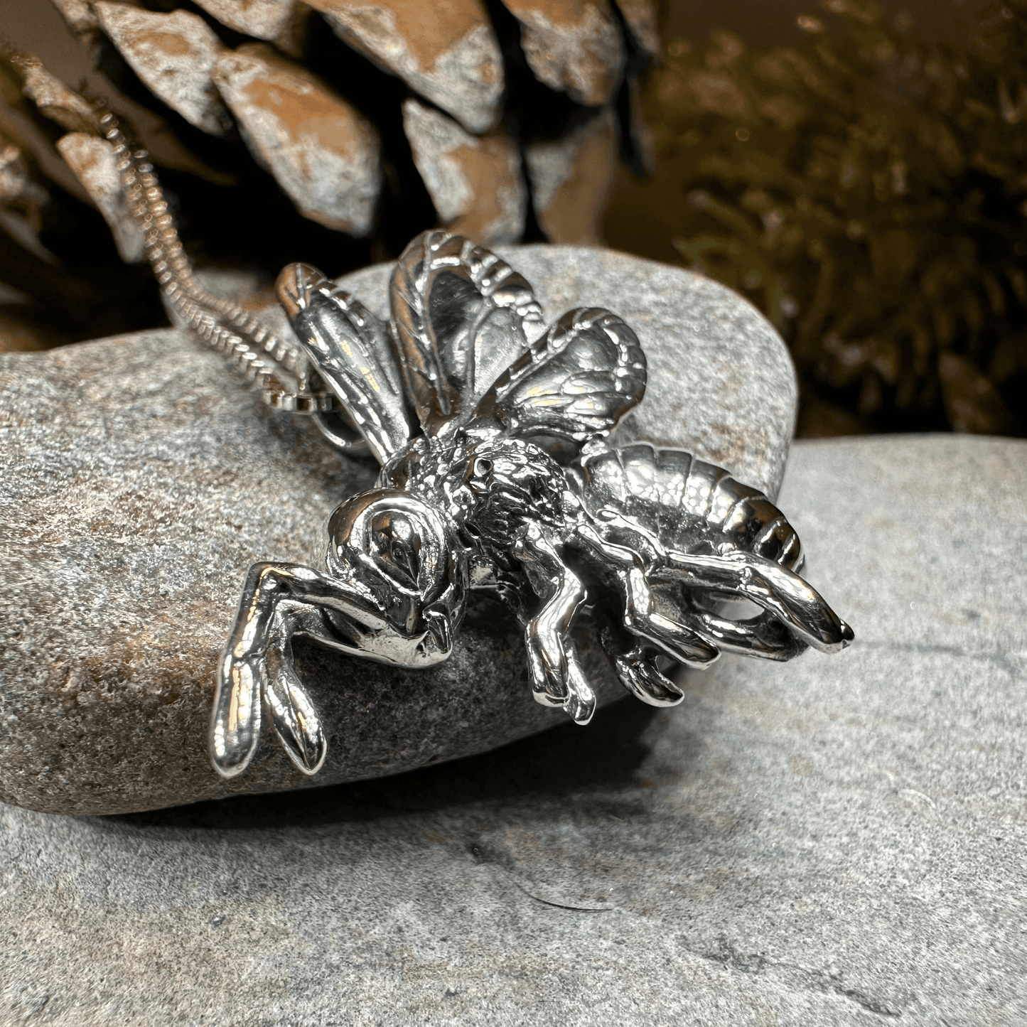 Cordelia Bee Necklace - 18