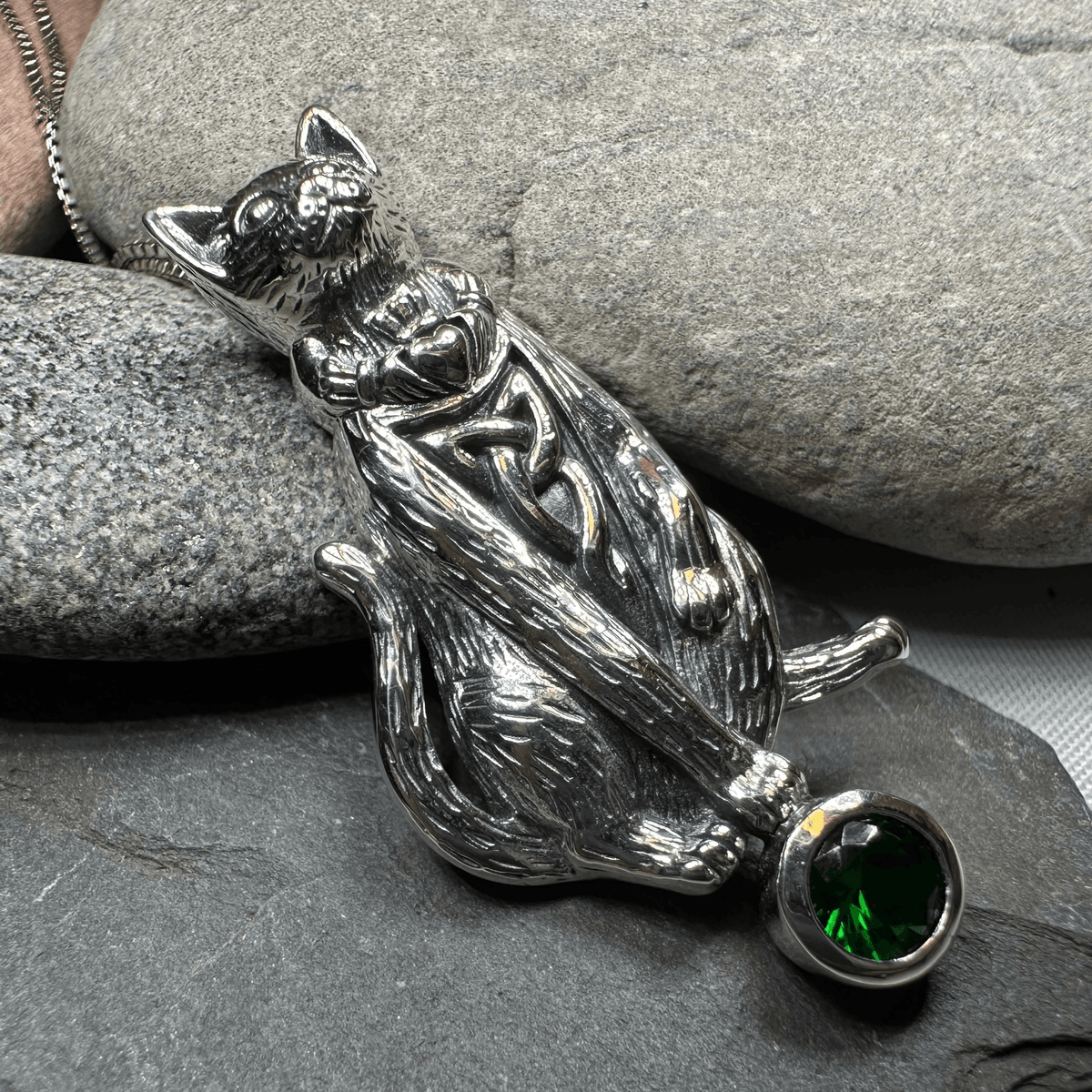 Playful Cat Necklace - Emerald Crystal / 18